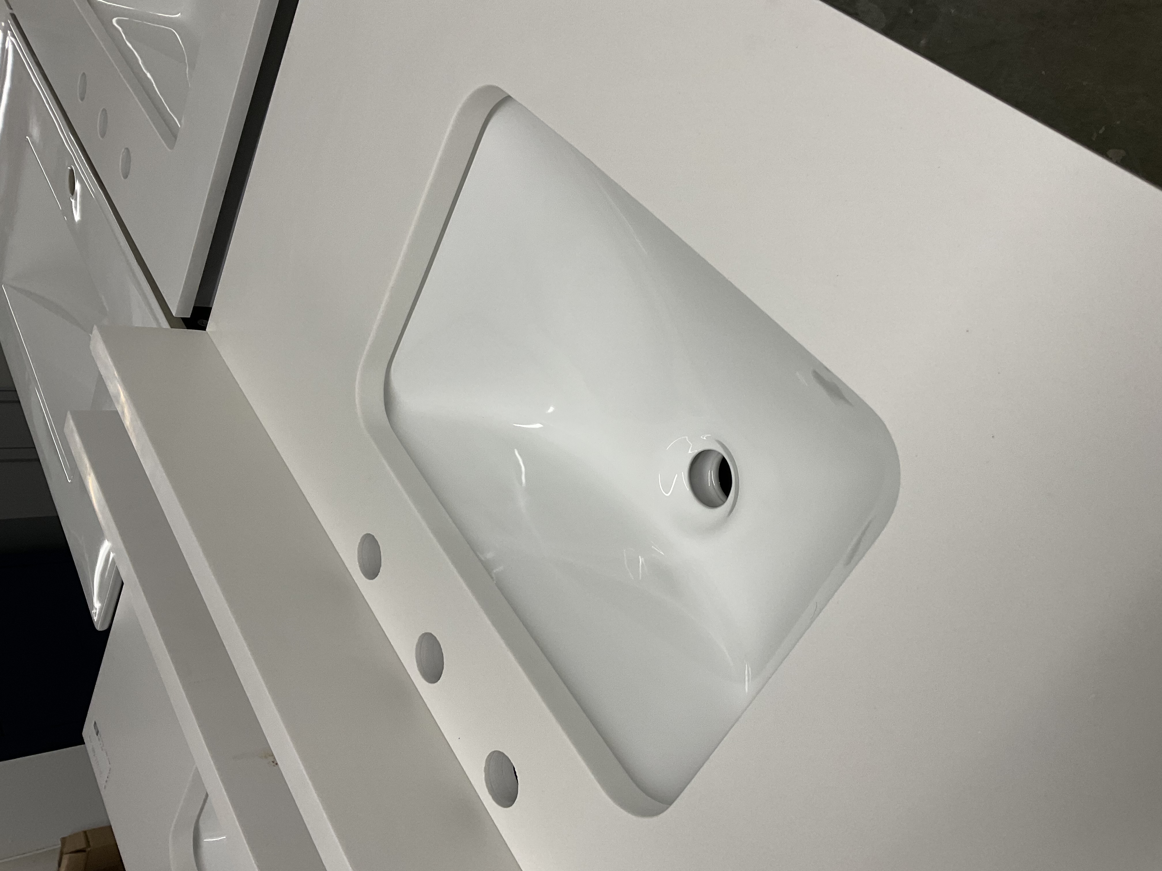 36”x22’’ Vanity with quartz top
