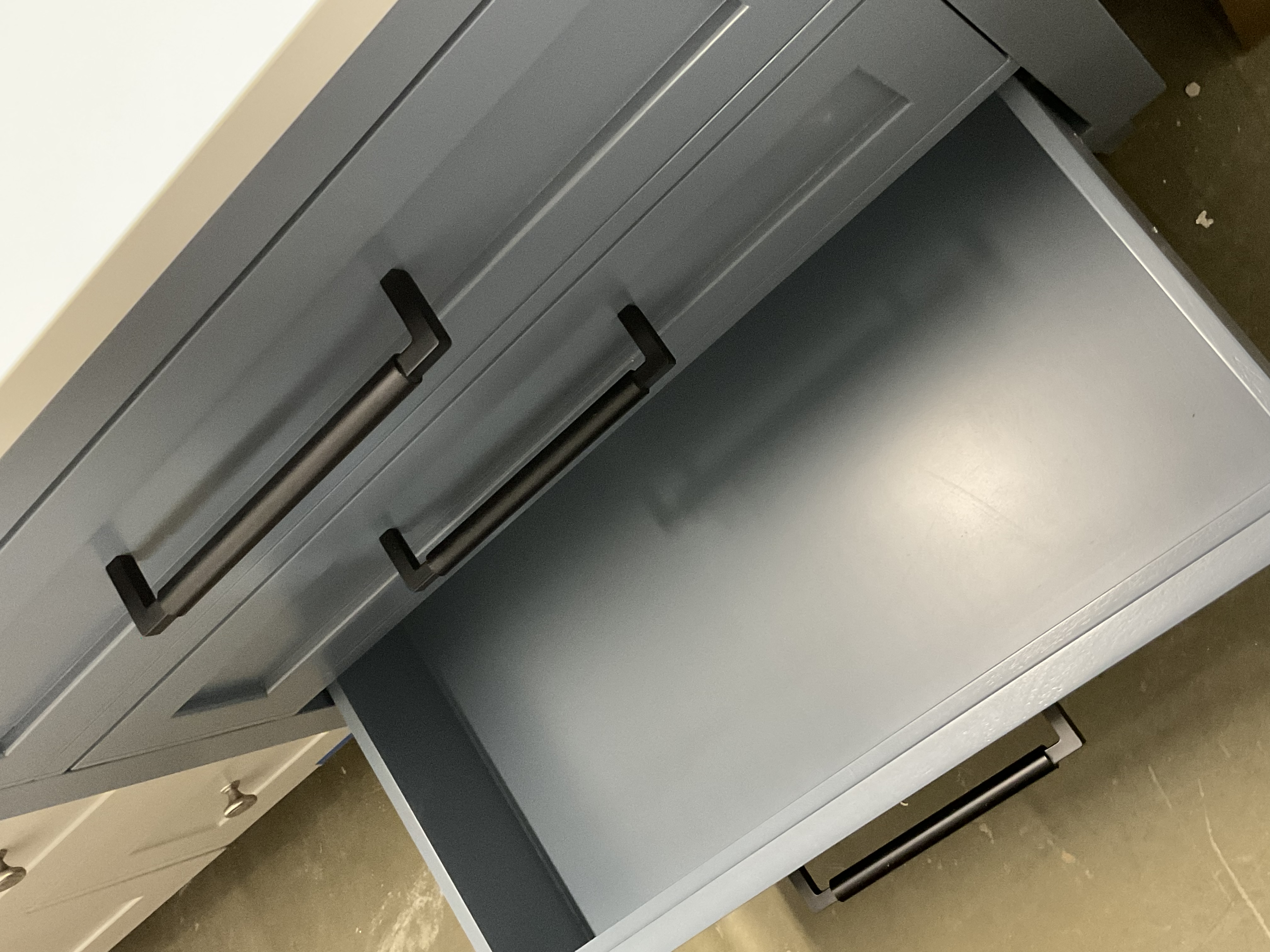 30”x22’’ Vanity with quartz top