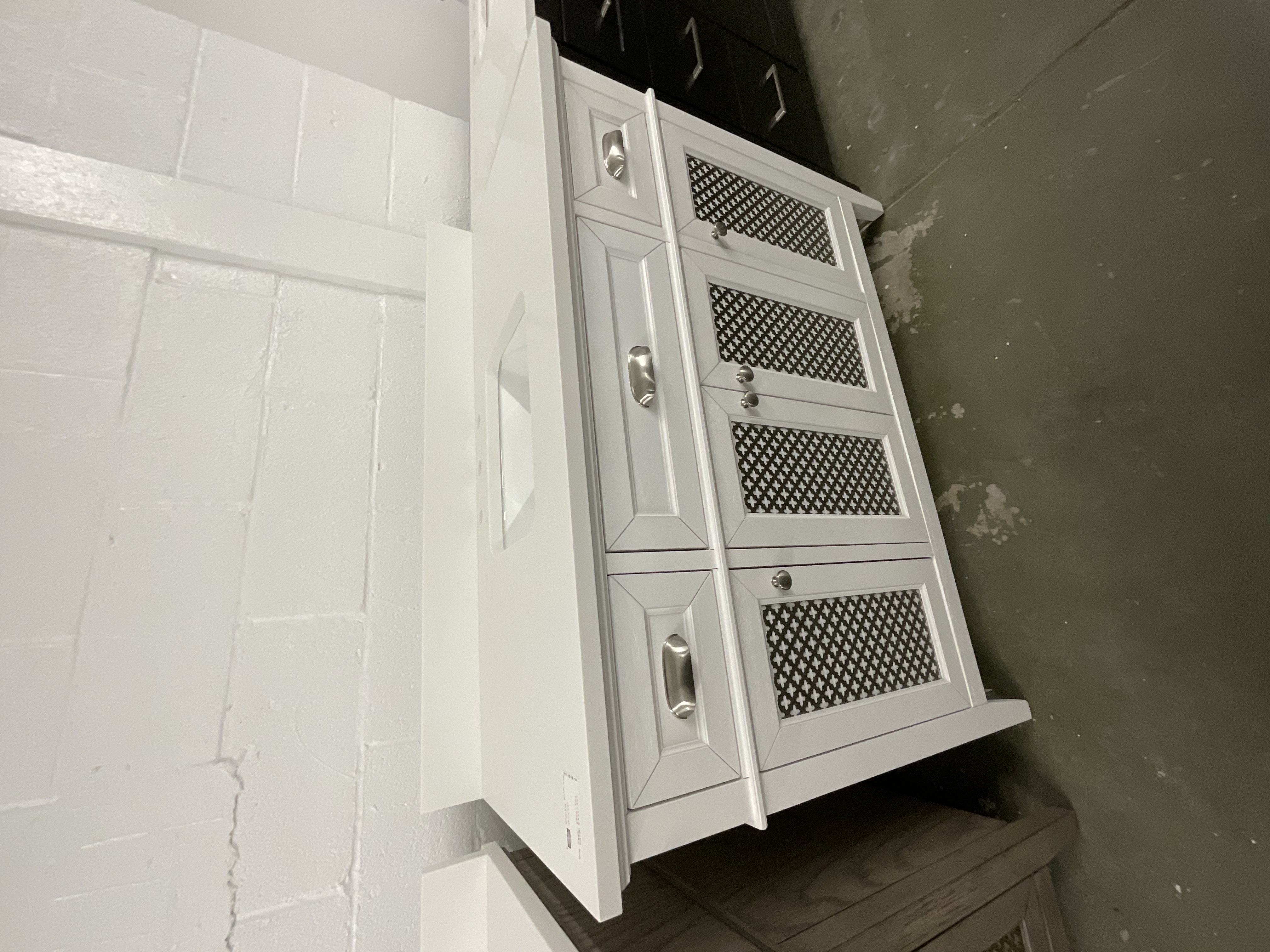 48”x22’’ Vanity with quartz top