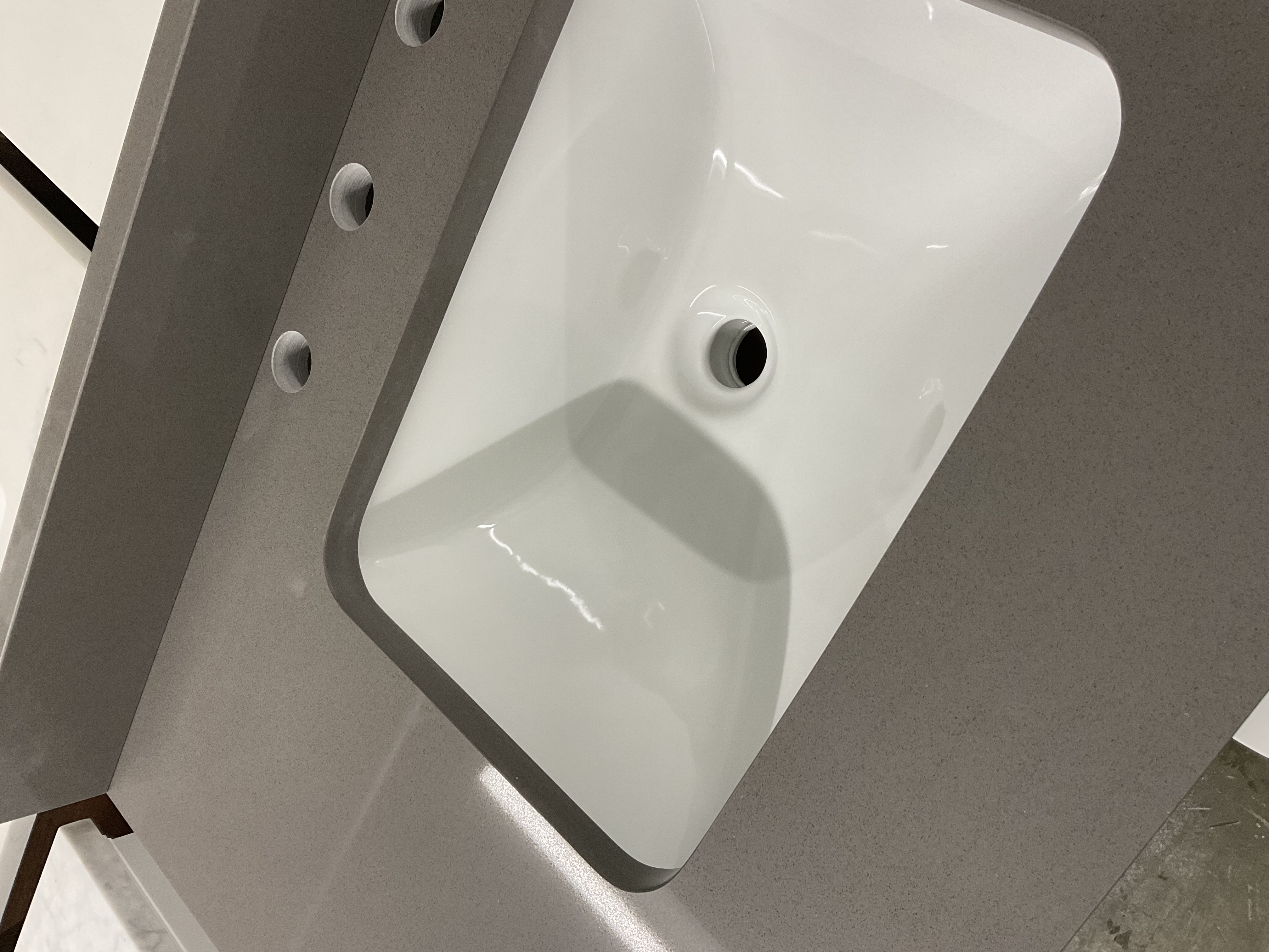 36”x22’’ Vanity with quartz top