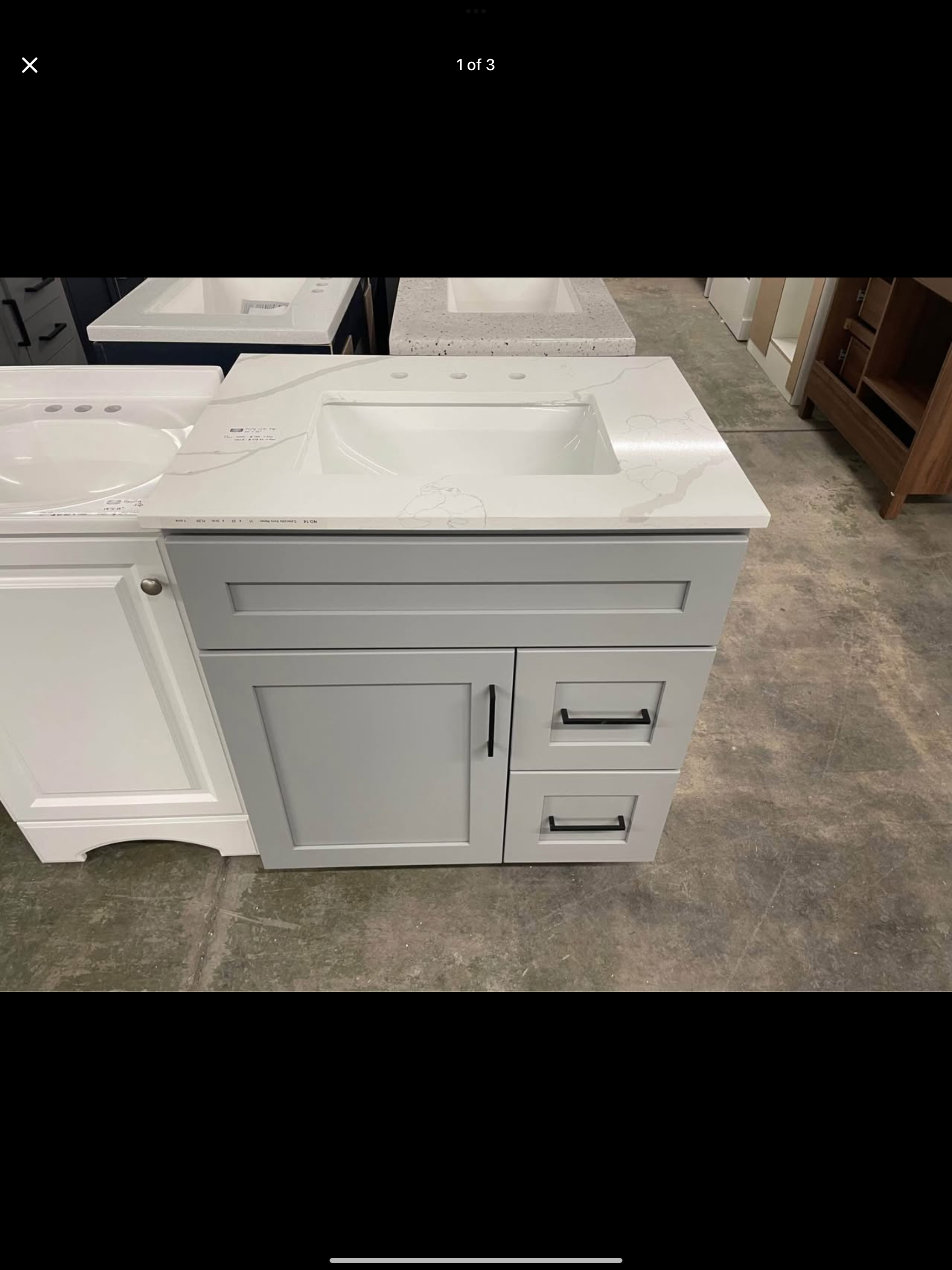 31"x22” vanity with quartz top