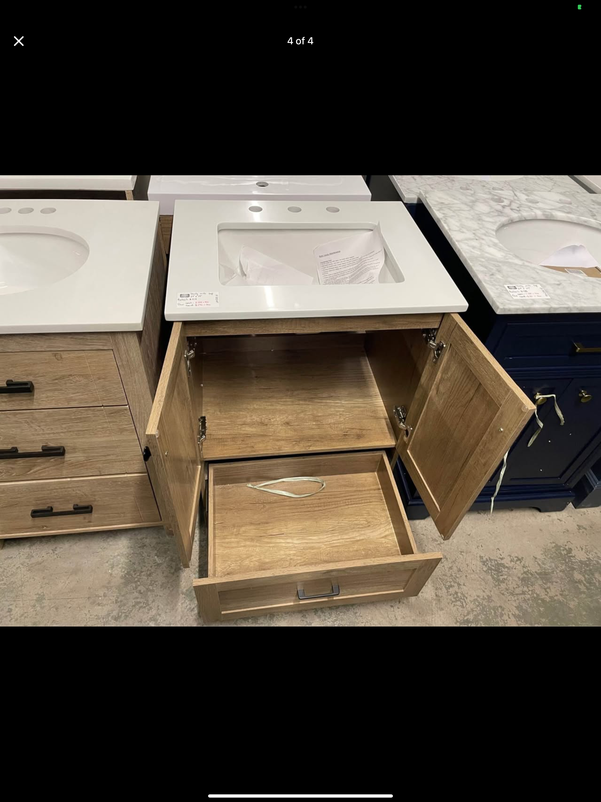 Vanity 24”x19” with quartz top Model: VF2824NT