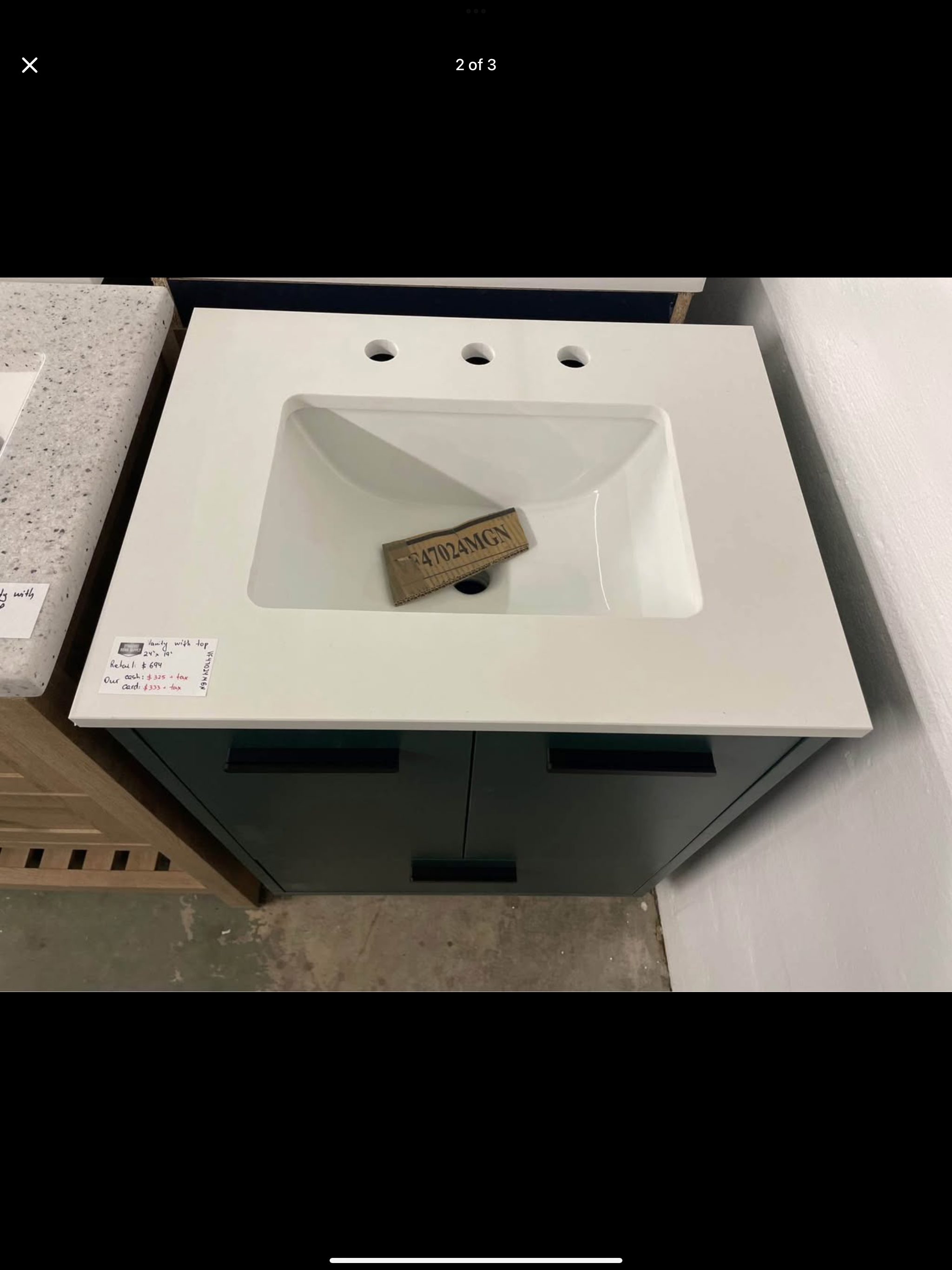 24”x19” vanity with top