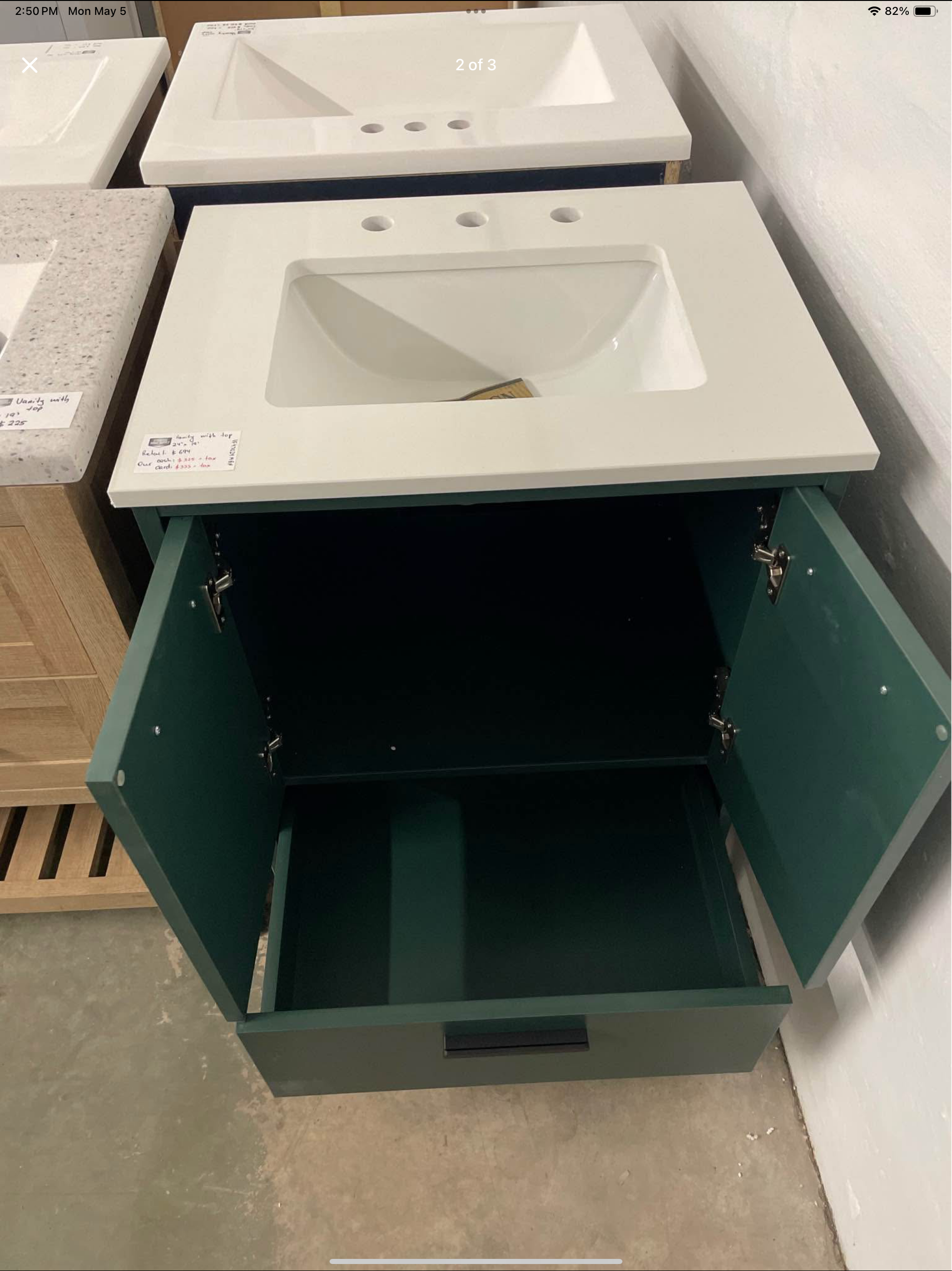 24”x19” vanity with top