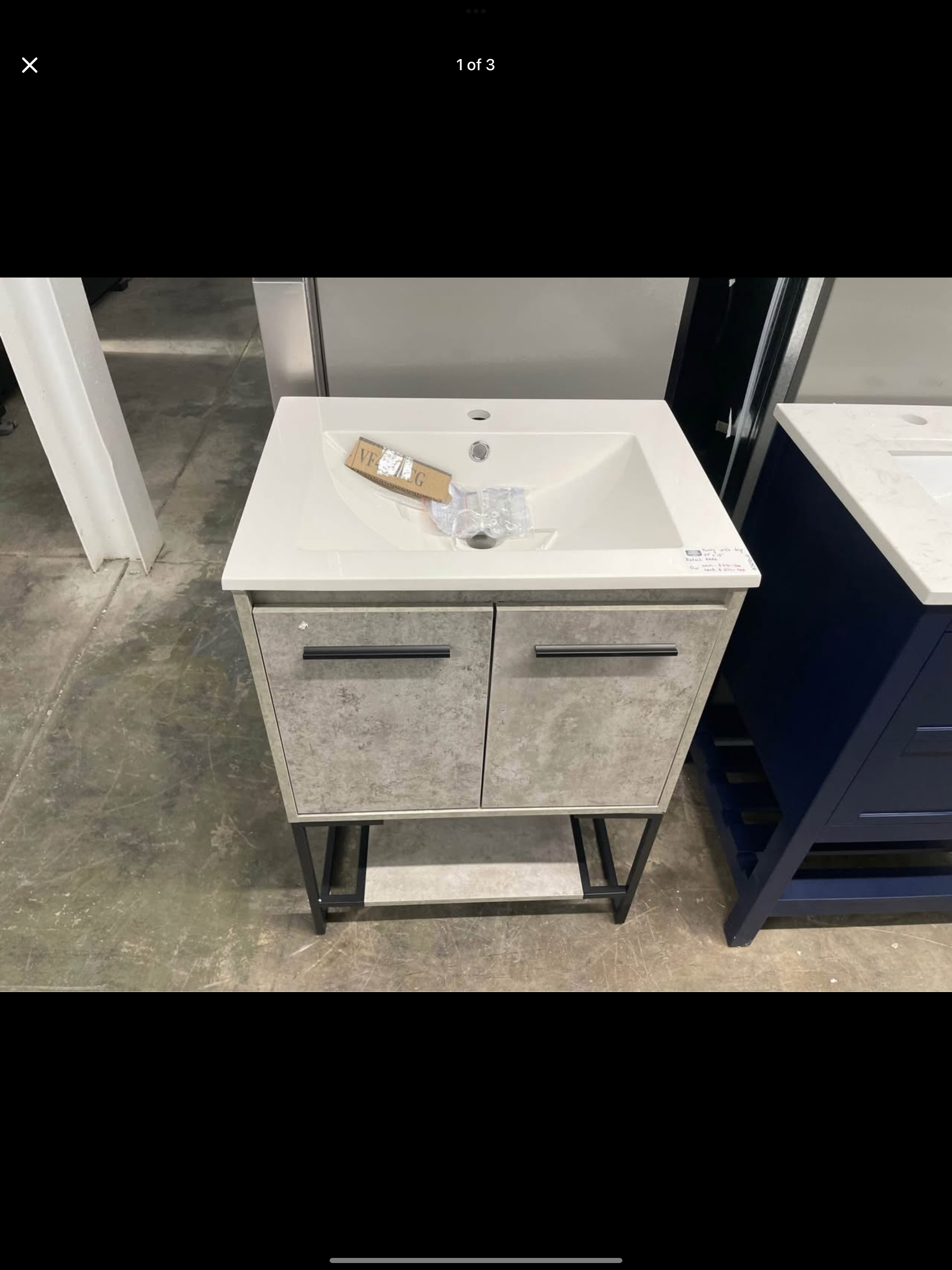 24”x18” vanity with top