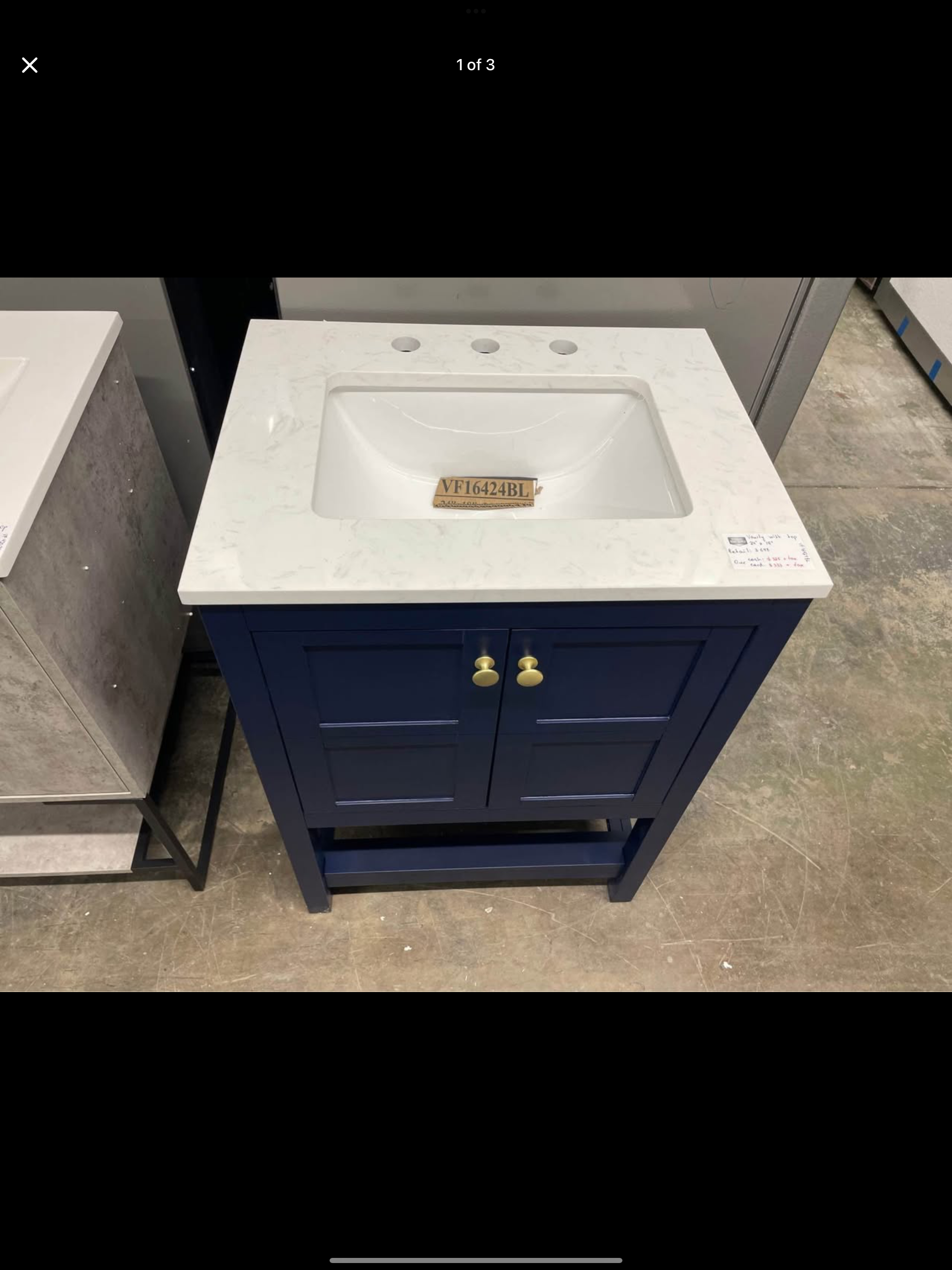 24”x19” vanity with top