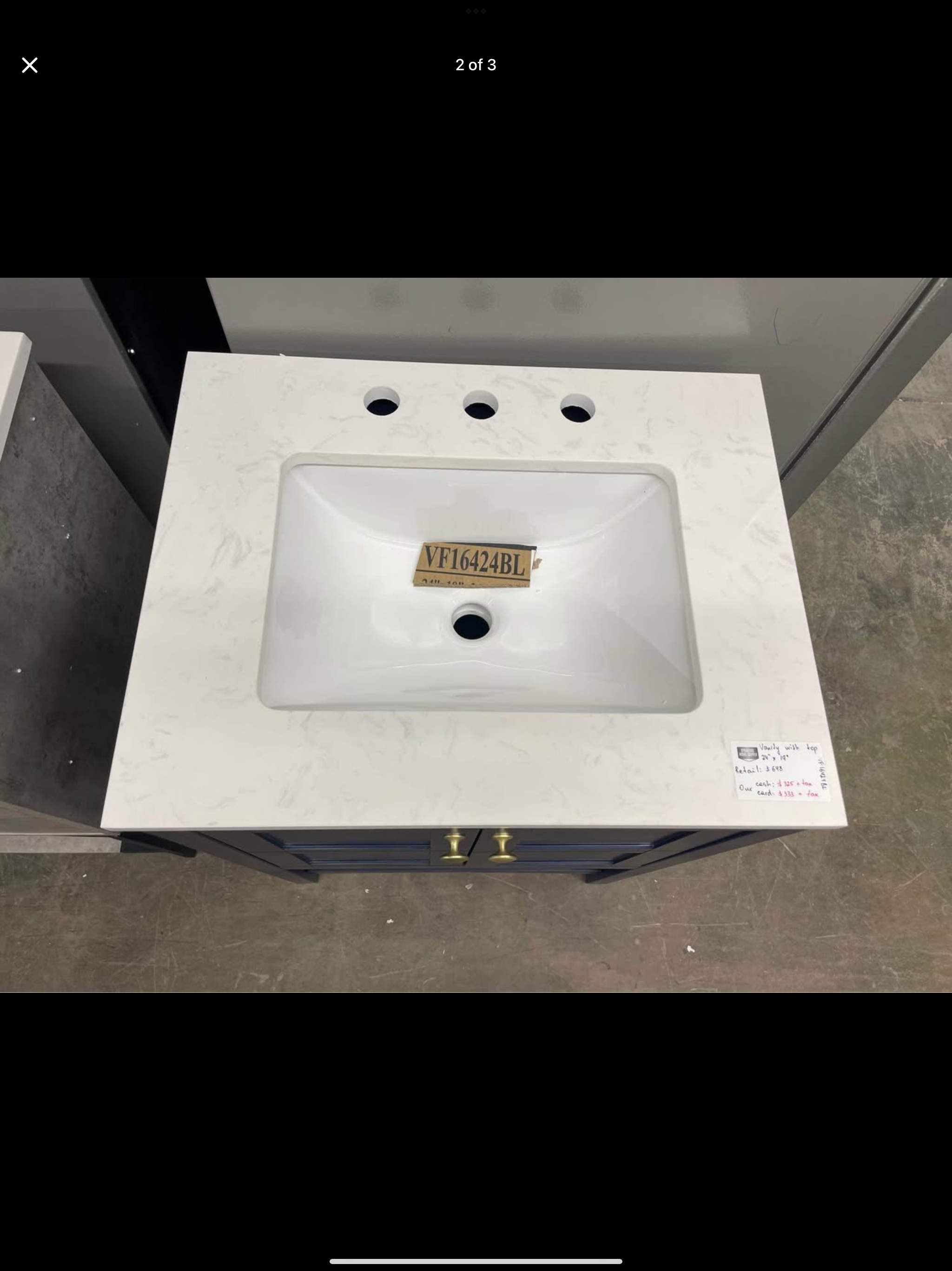24”x19” vanity with top