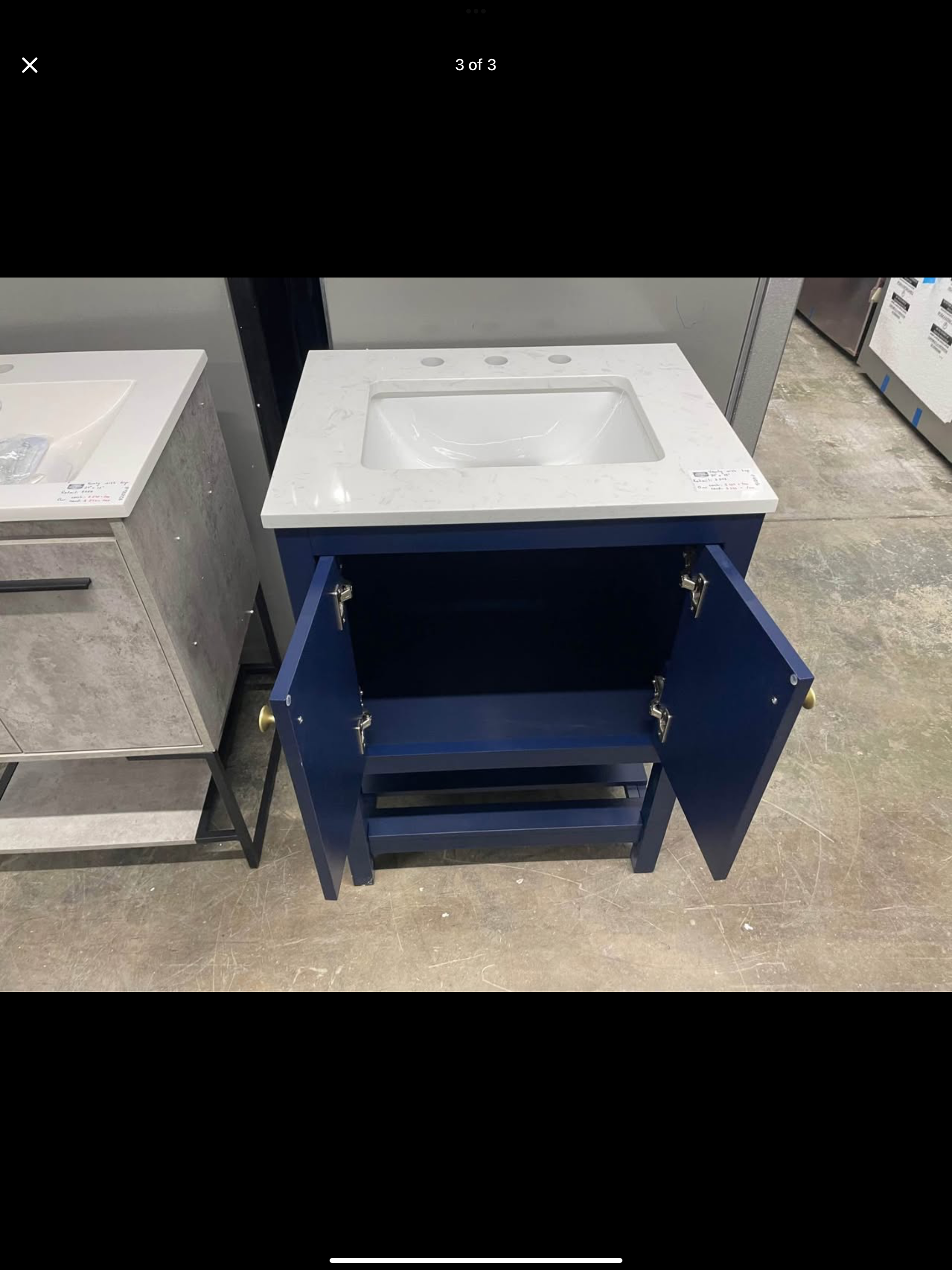 24”x19” vanity with top
