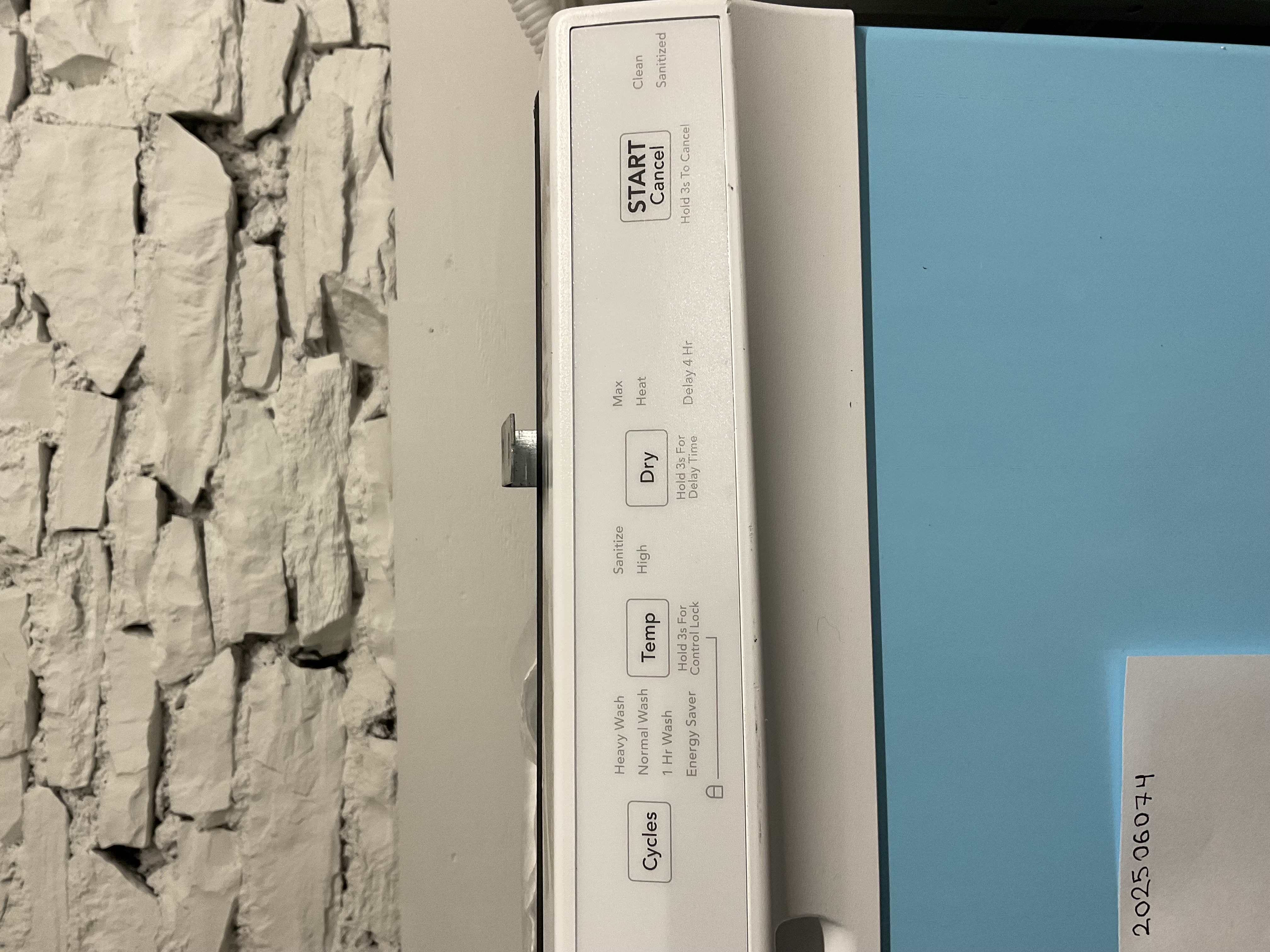 Frigidaire 24 in Front Control Built-In Tall Tub Dishwasher in White with 4-cycles and DishSense Sensor Technology 202506074