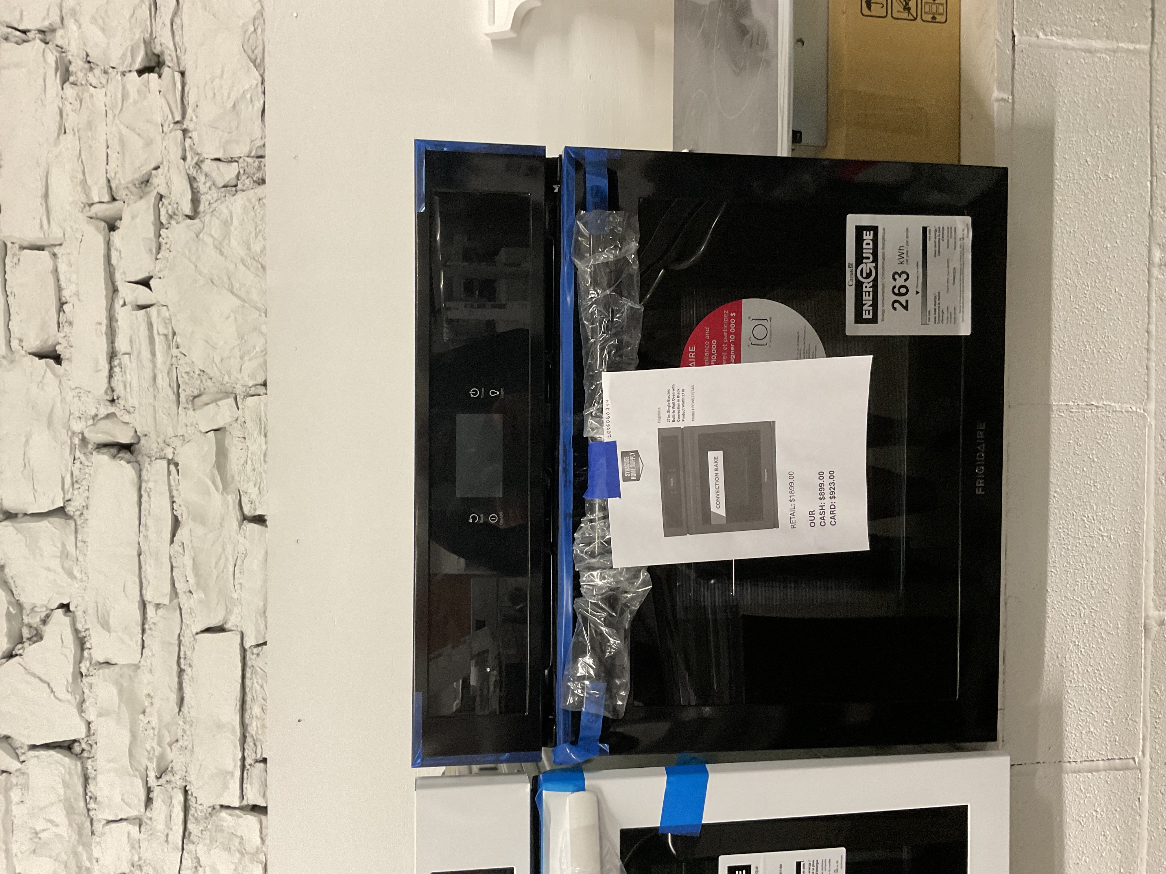 Frigidaire 27 in. Single Electric Built-In Wall Oven with Convection in Black 2025060714