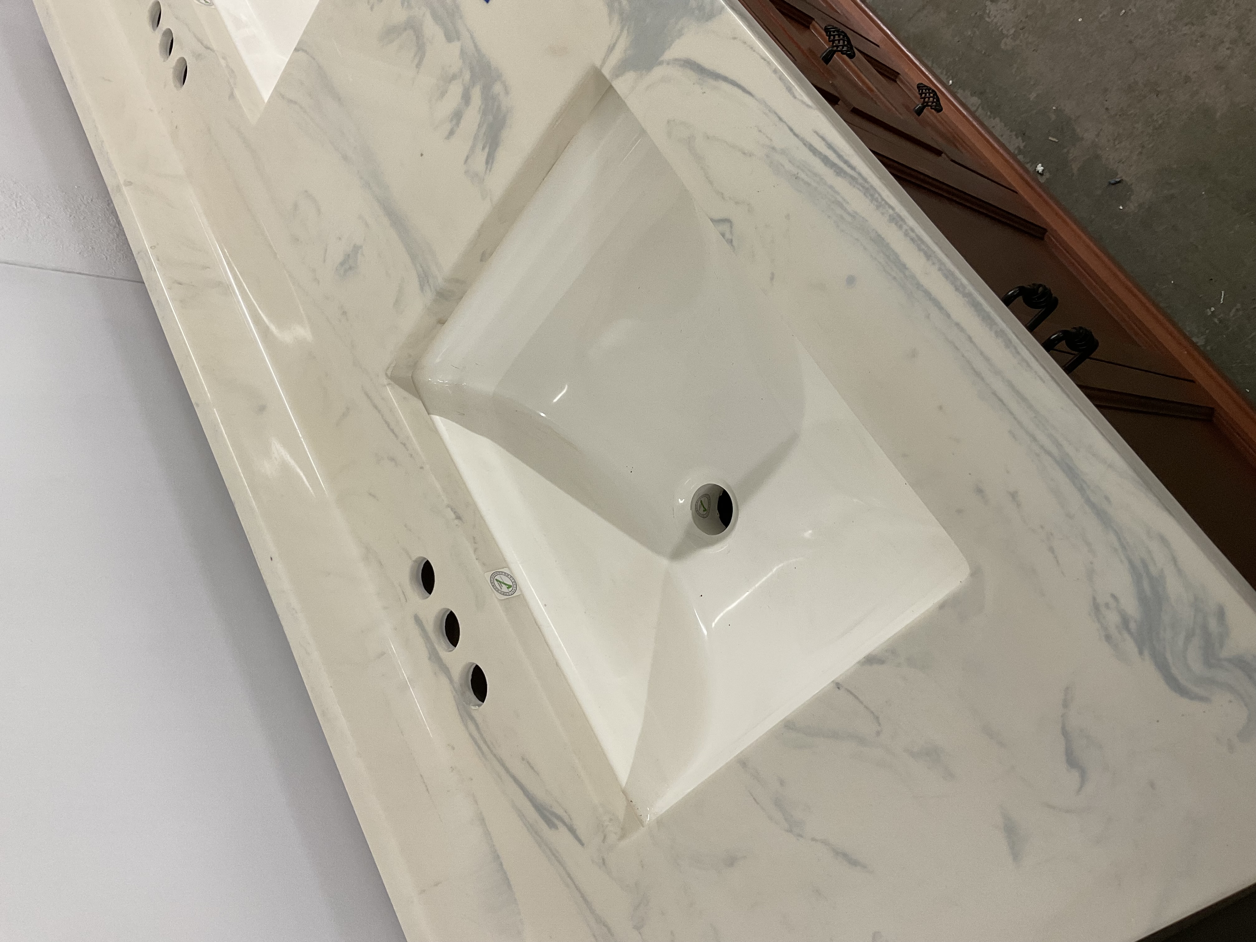 61"x 22" vanity with top 202506142