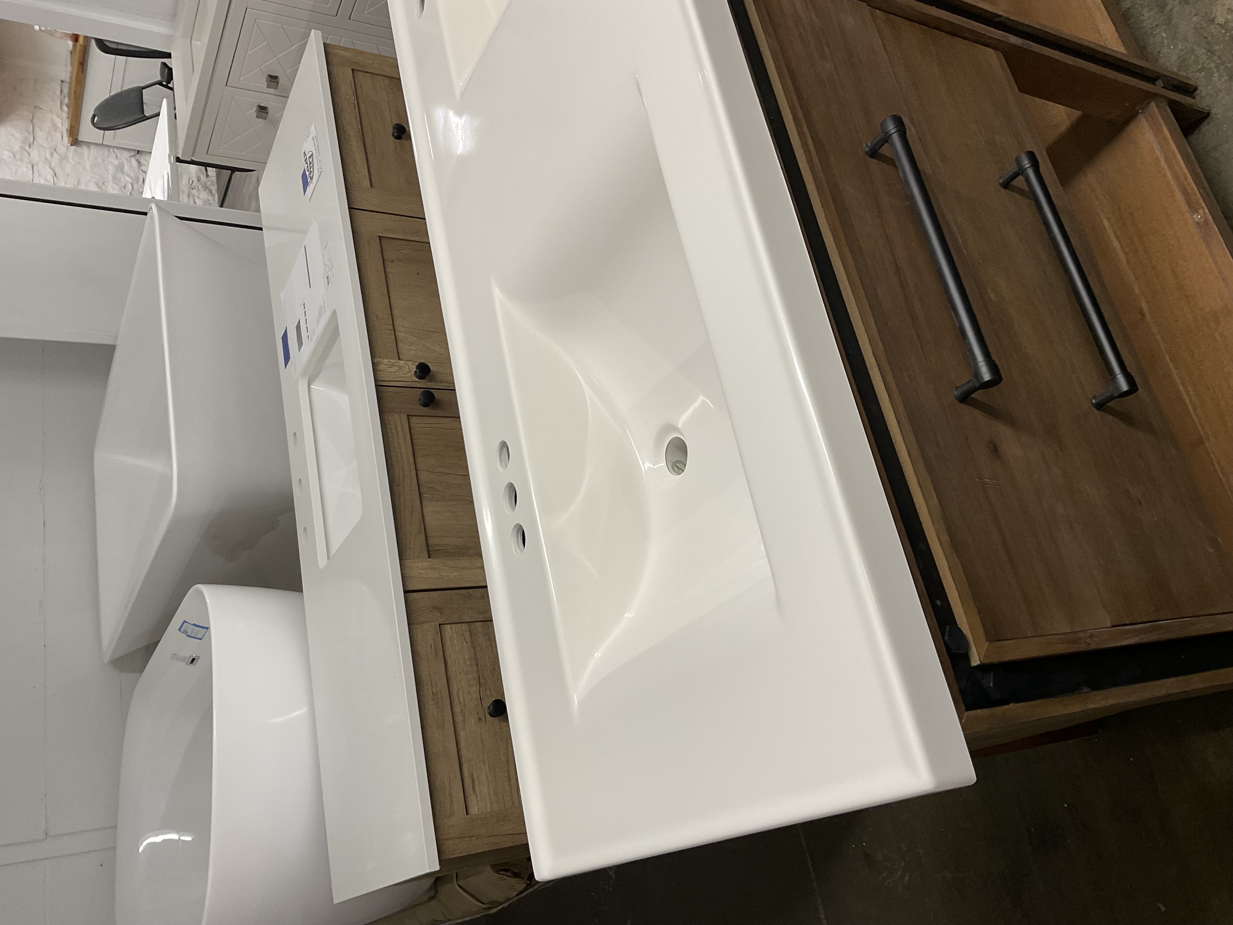 61"x 22" vanity with top 202506141
