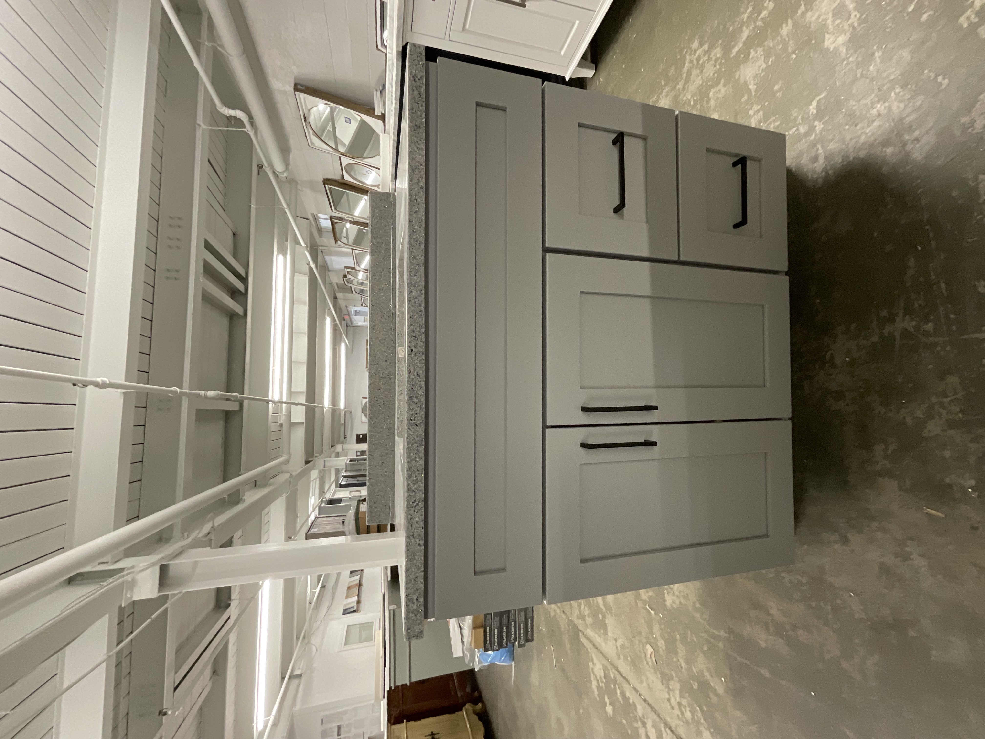 37"x 22" vanity with top 202506143