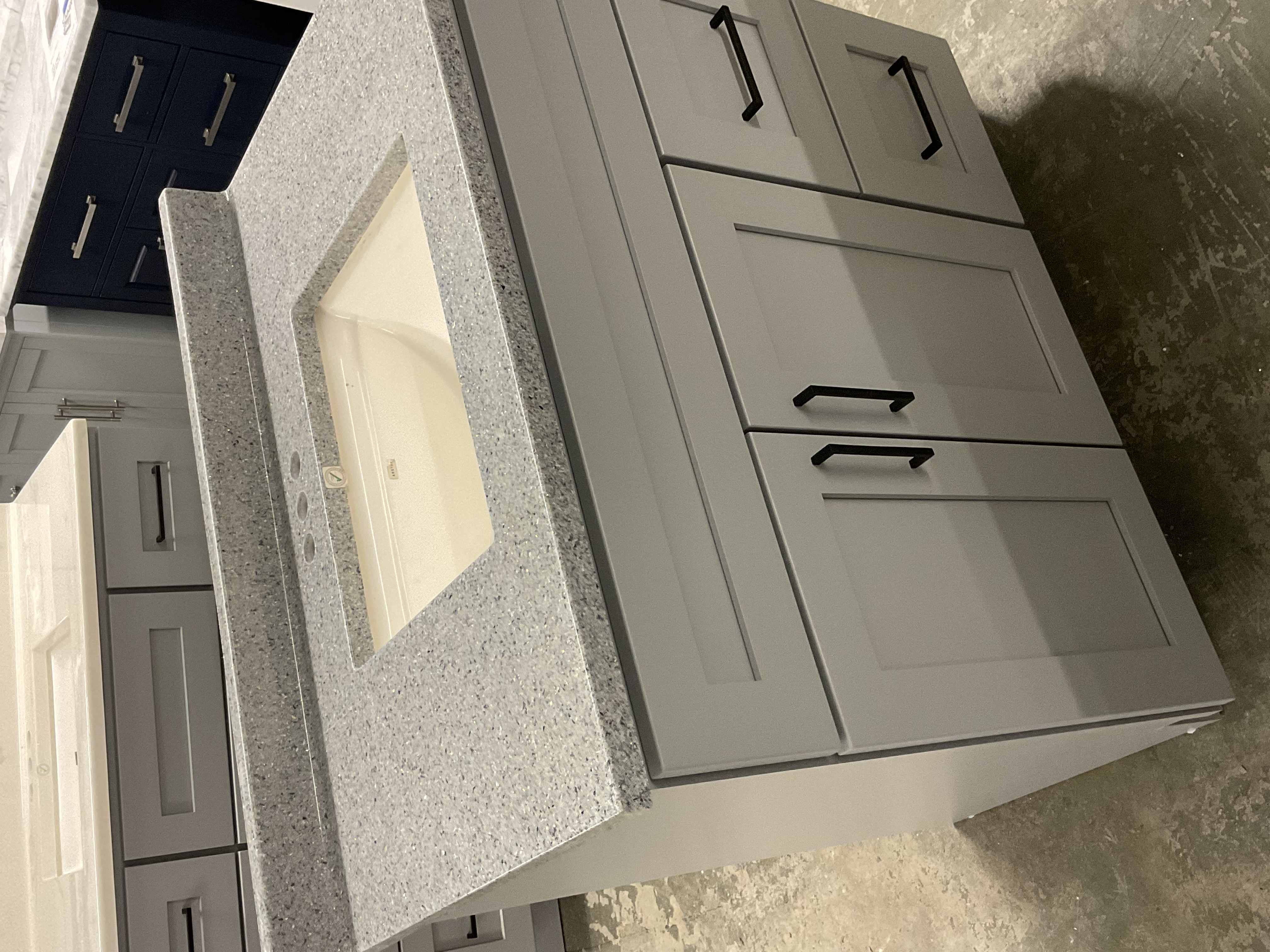 37"x 22" vanity with top 202506143