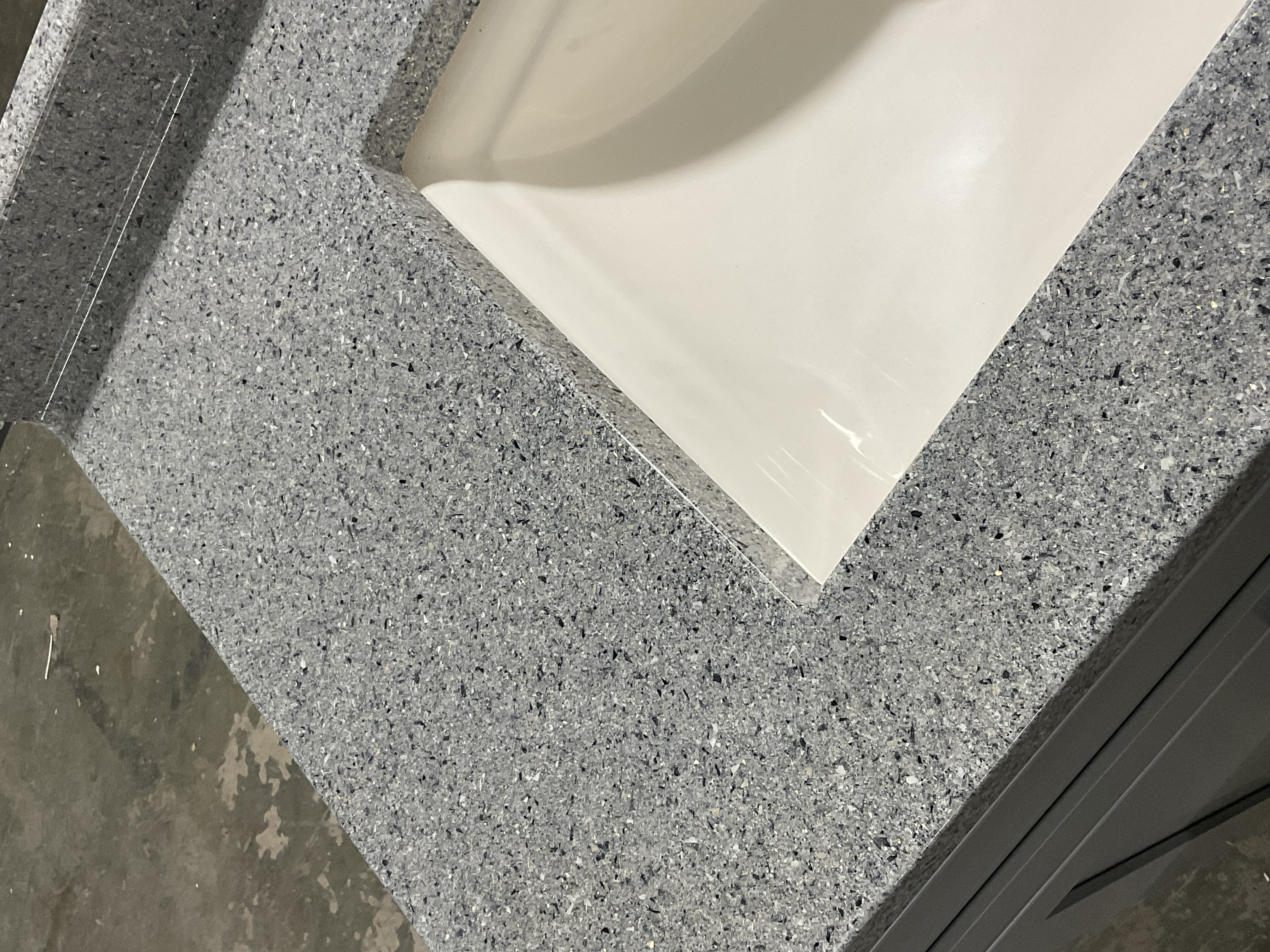 37"x 22" vanity with top 202506143