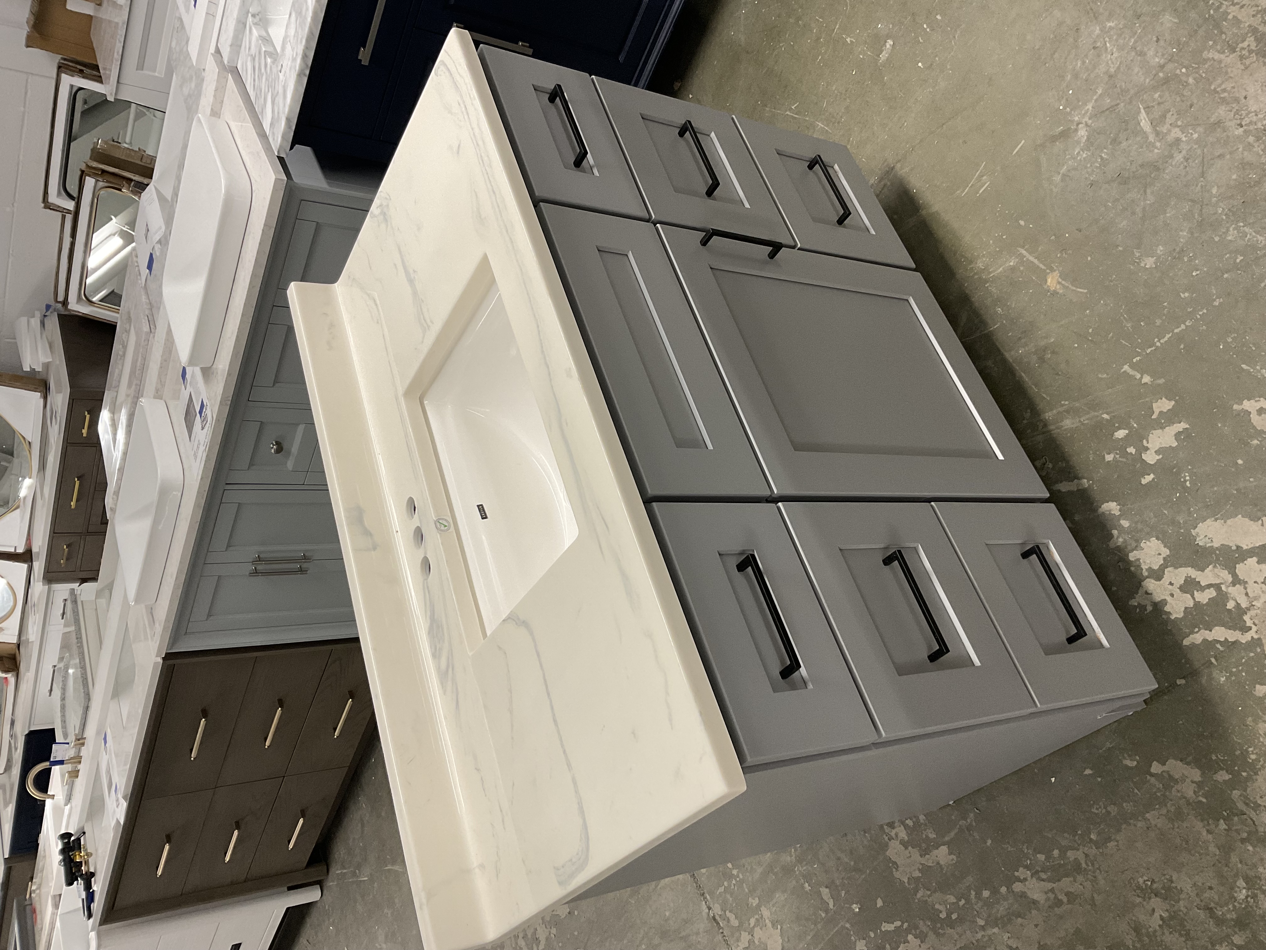 43"x 22" vanity with top 202506144