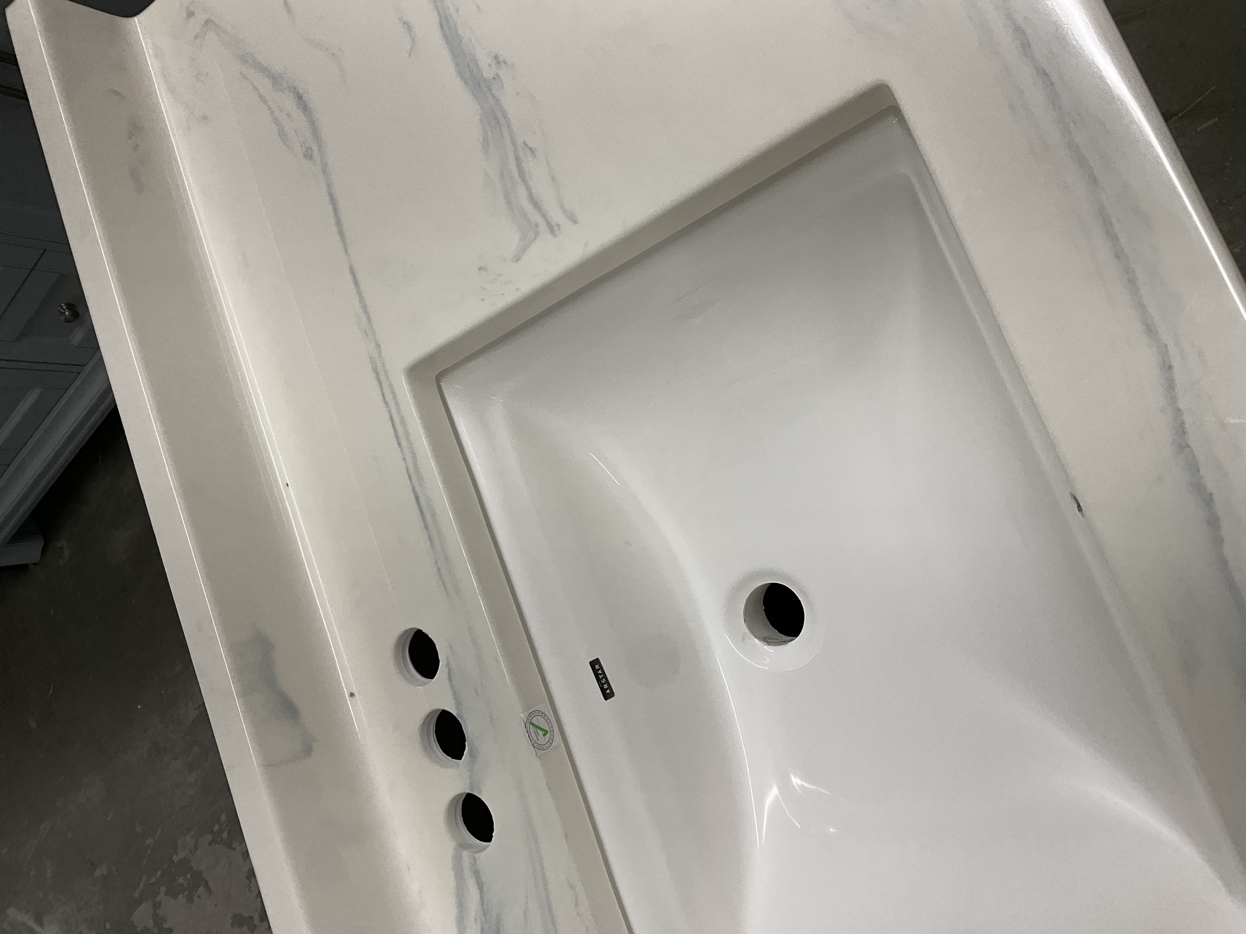 43"x 22" vanity with top 202506144