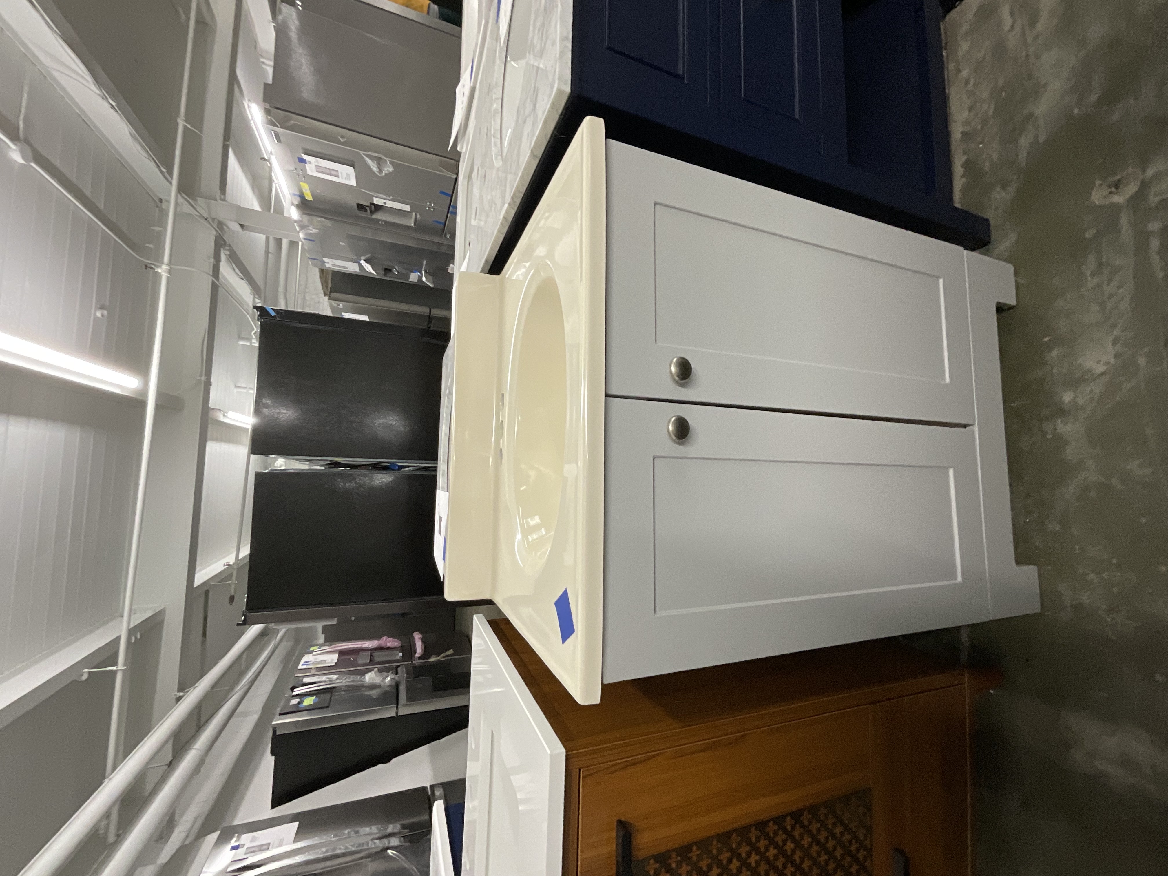 25"x 19" vanity with top 202506173