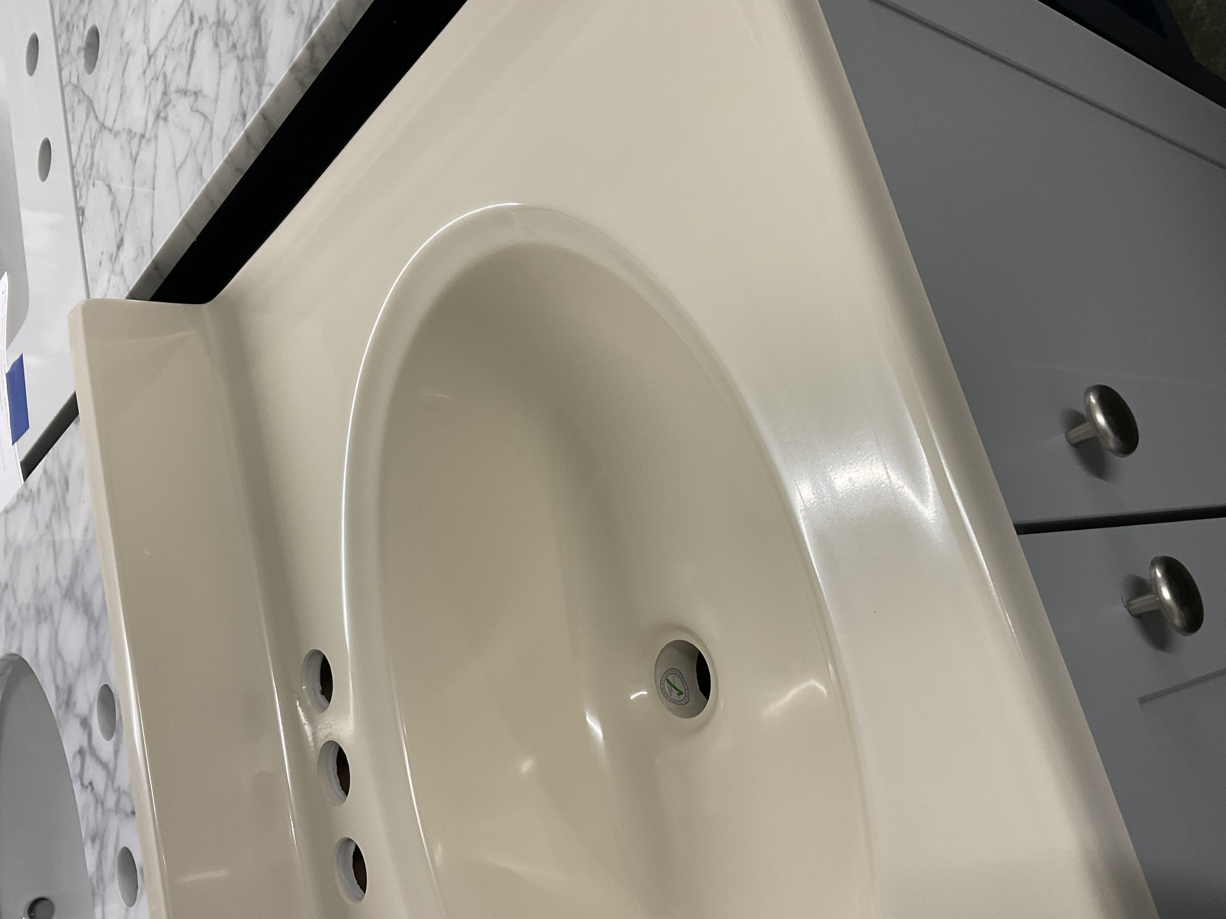 25"x 19" vanity with top 202506173