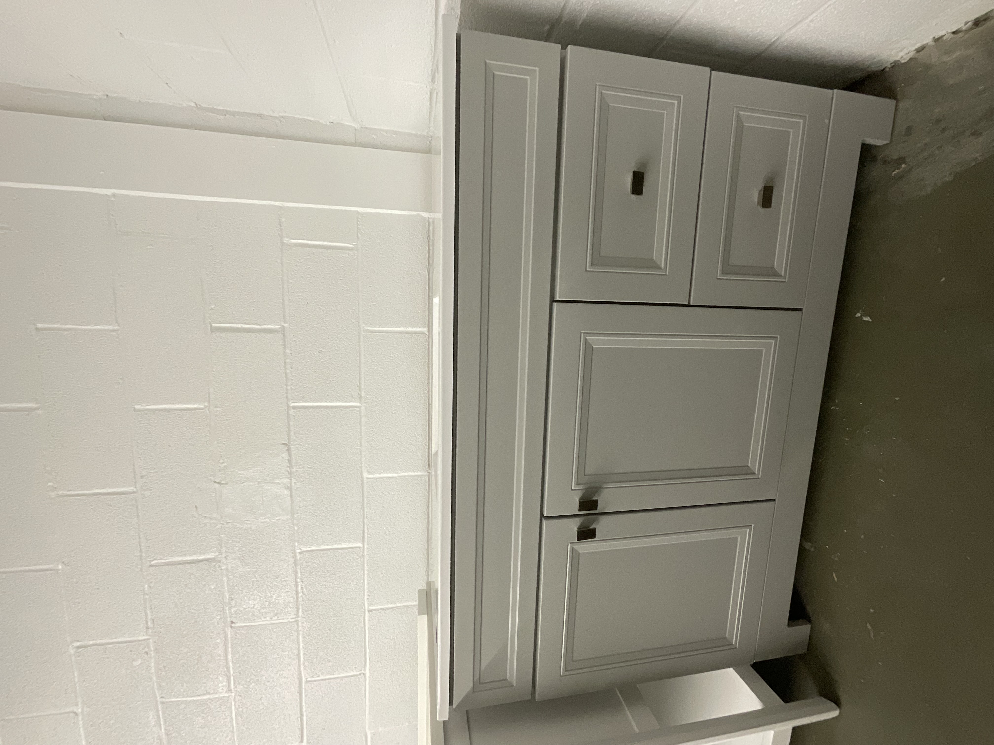 49"x 19" vanity with top 202509095