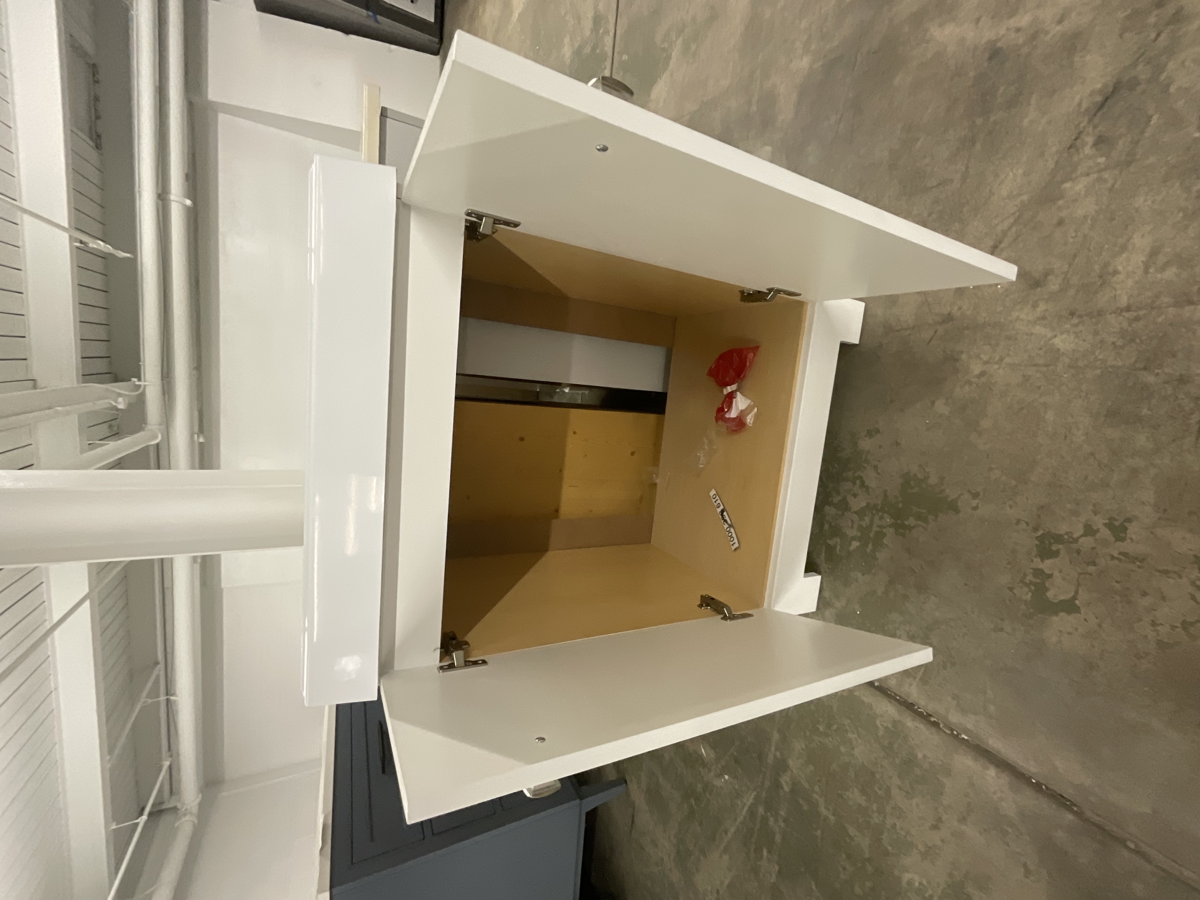 24"x 16" vanity with top 2025091713