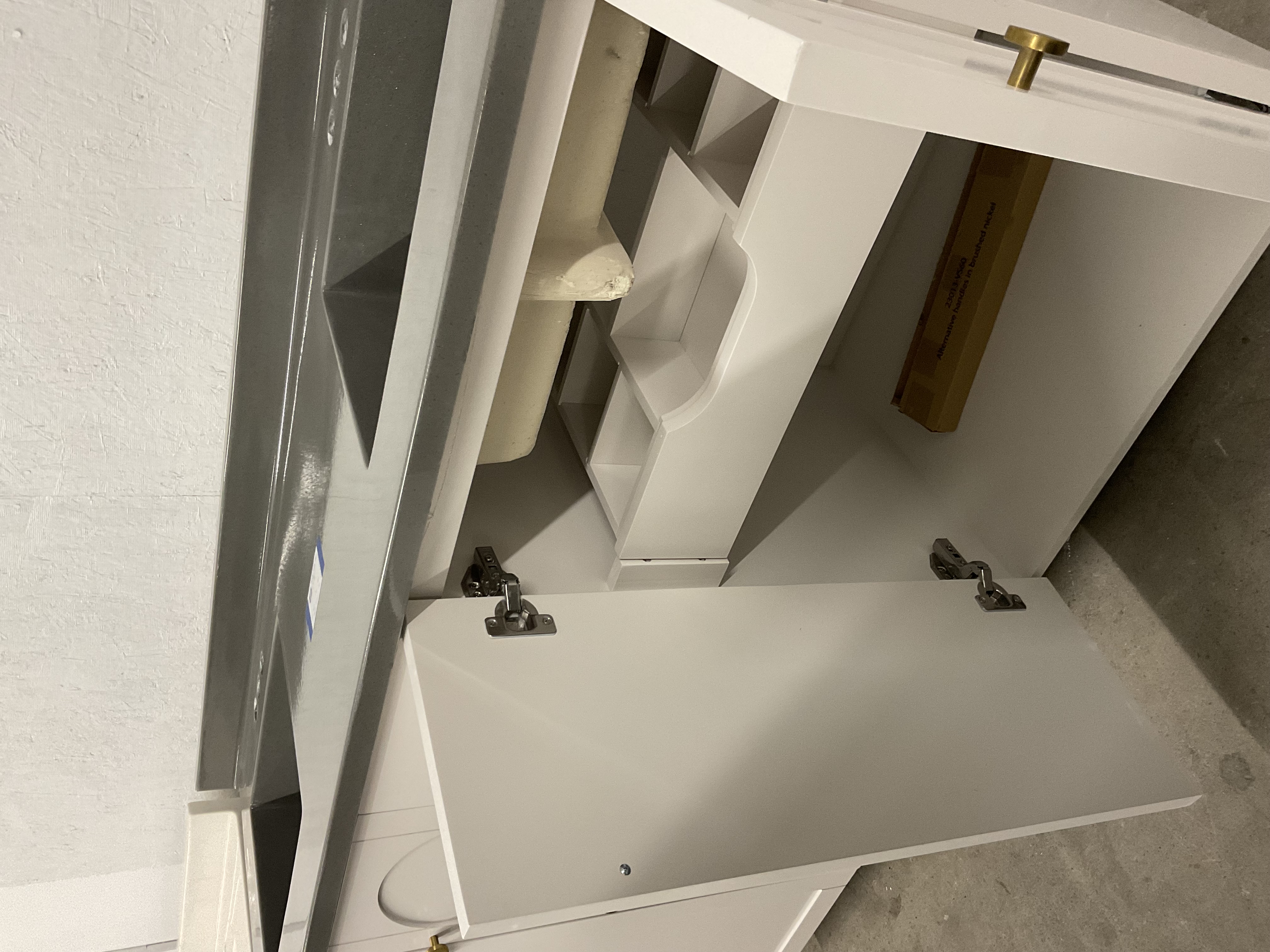 61"x 22" vanity with top 202509173