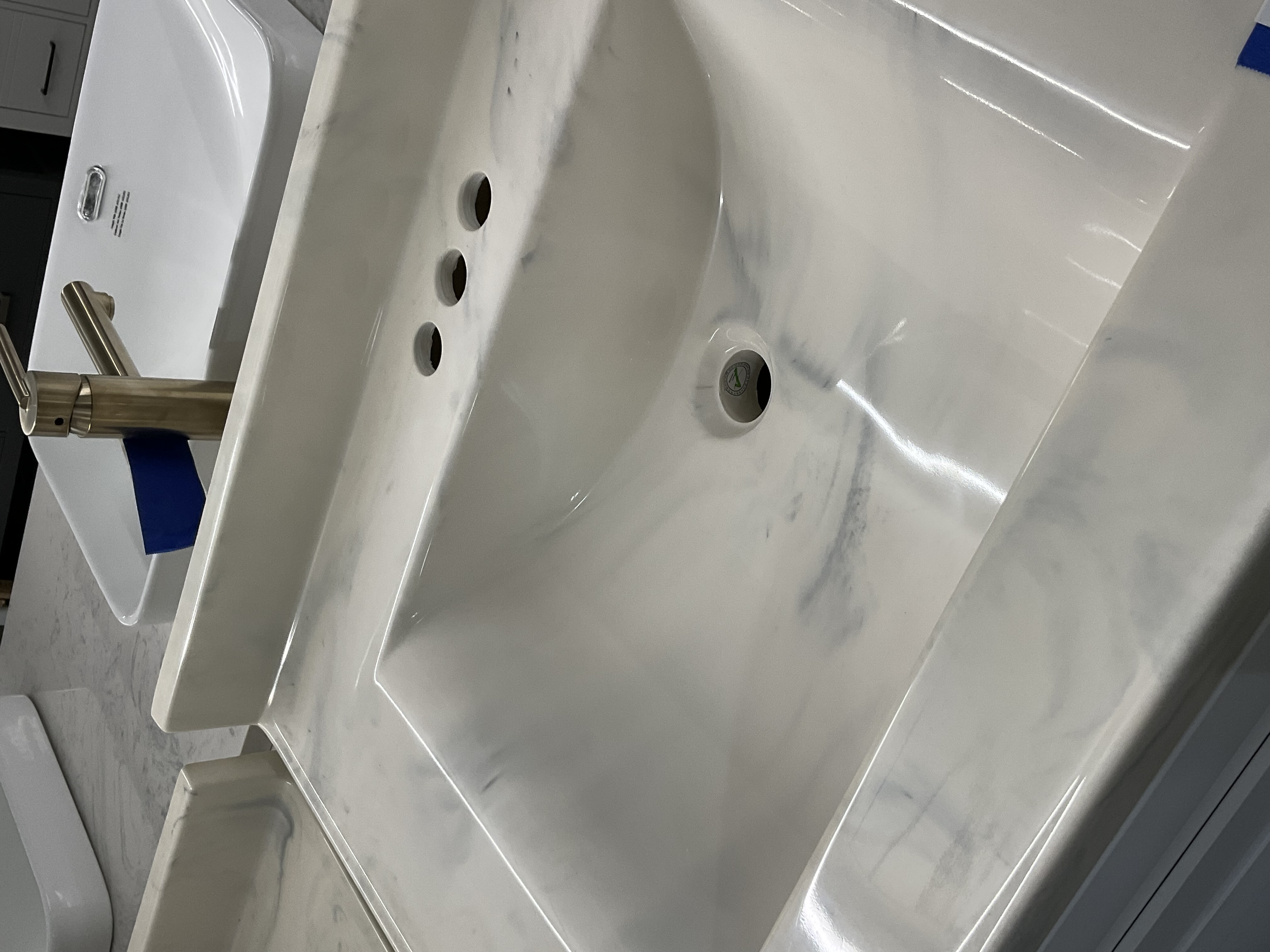 31"x 22" vanity with top 202509084