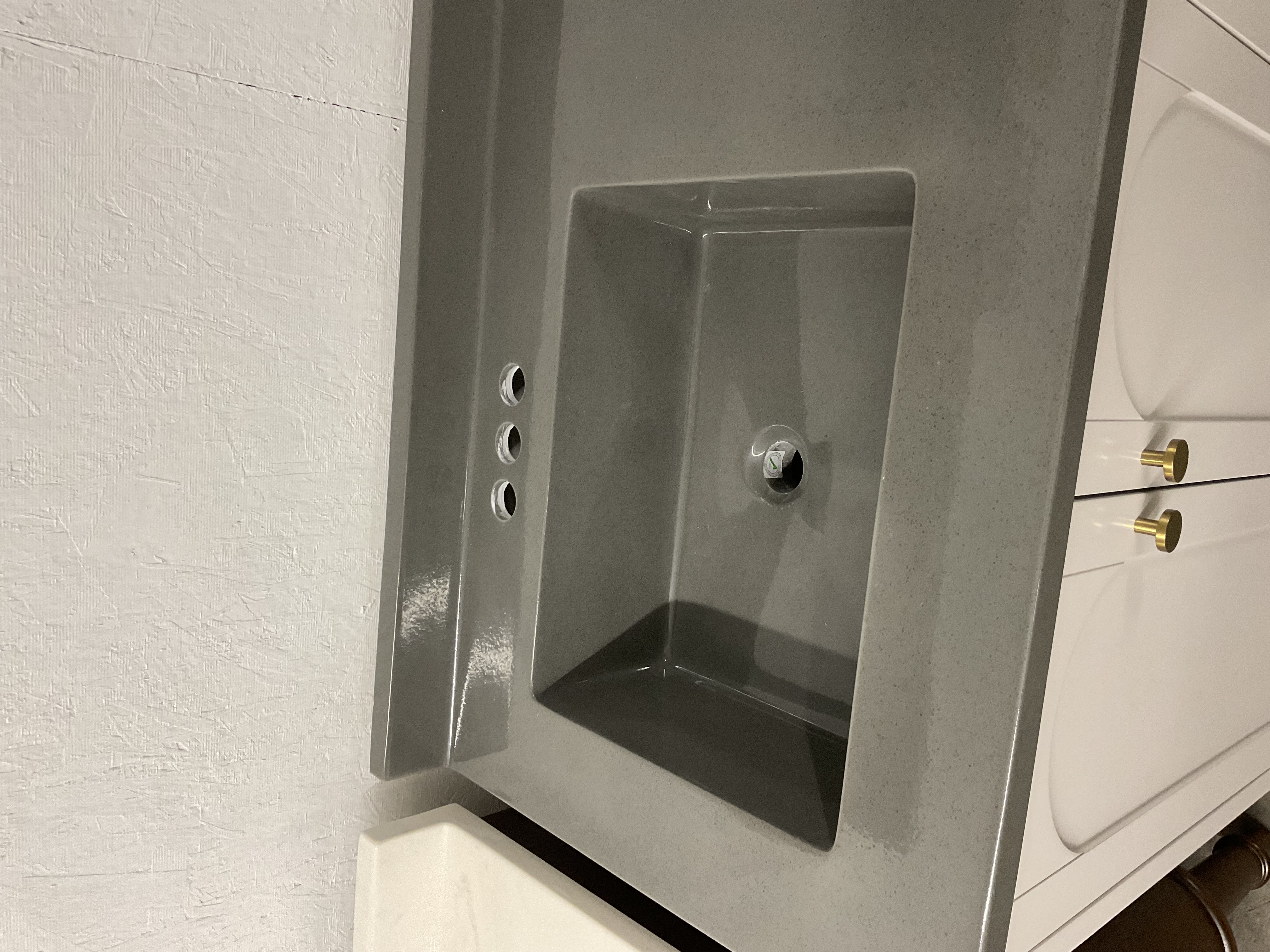 61"x 22" vanity with top 202509173