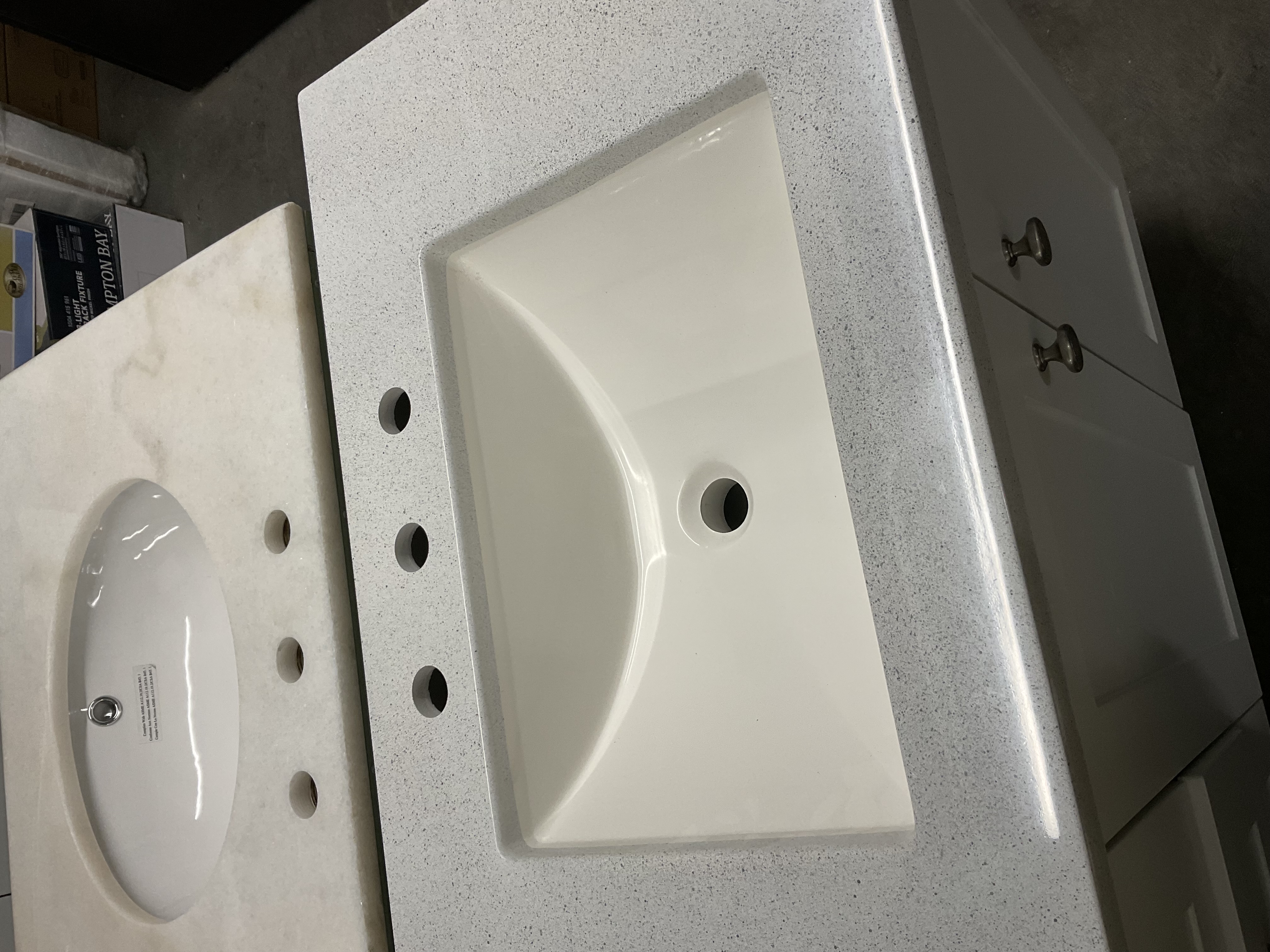61"x 19" vanity with top 202509174