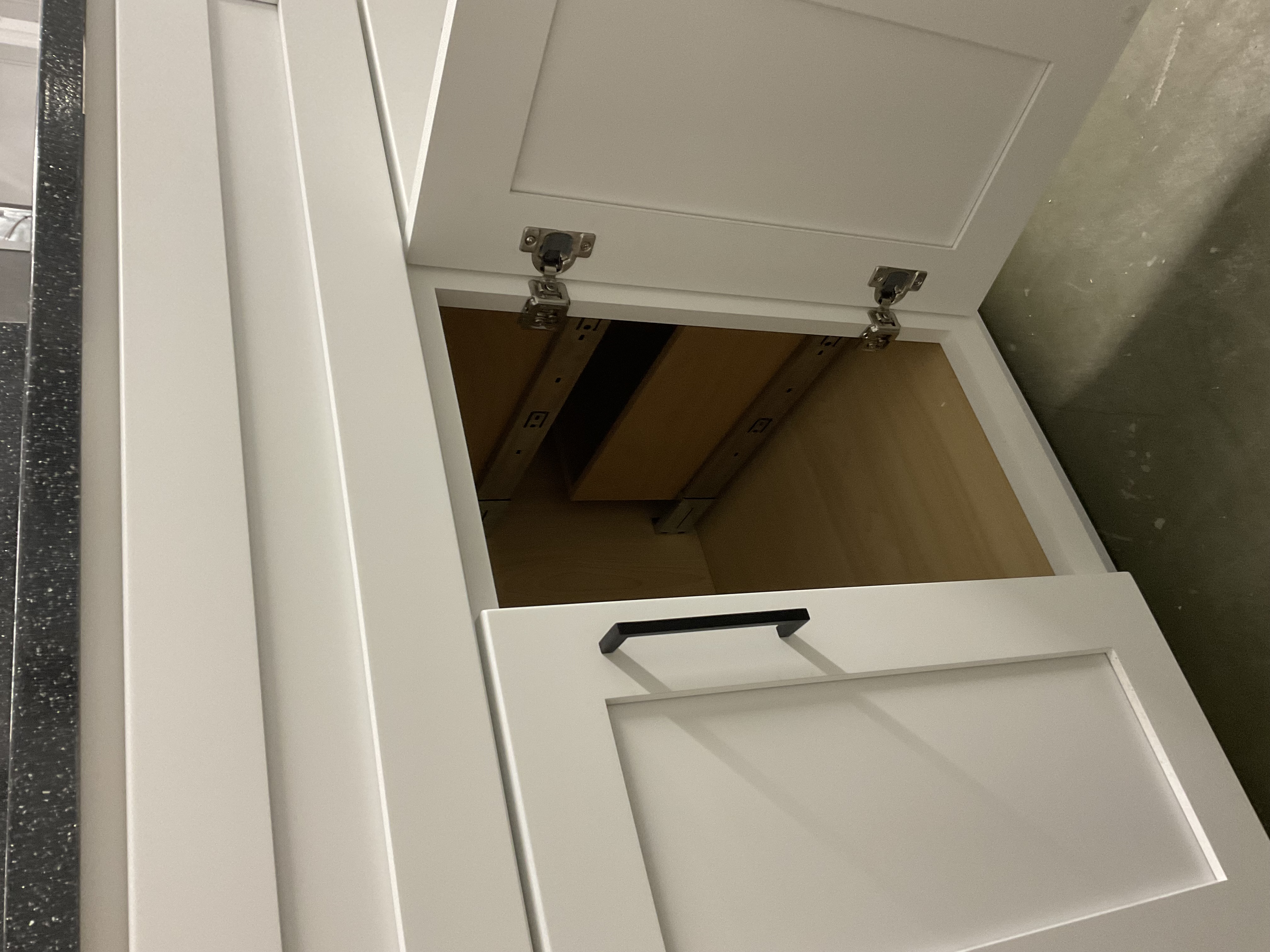 37"x 22" vanity with top 202509177