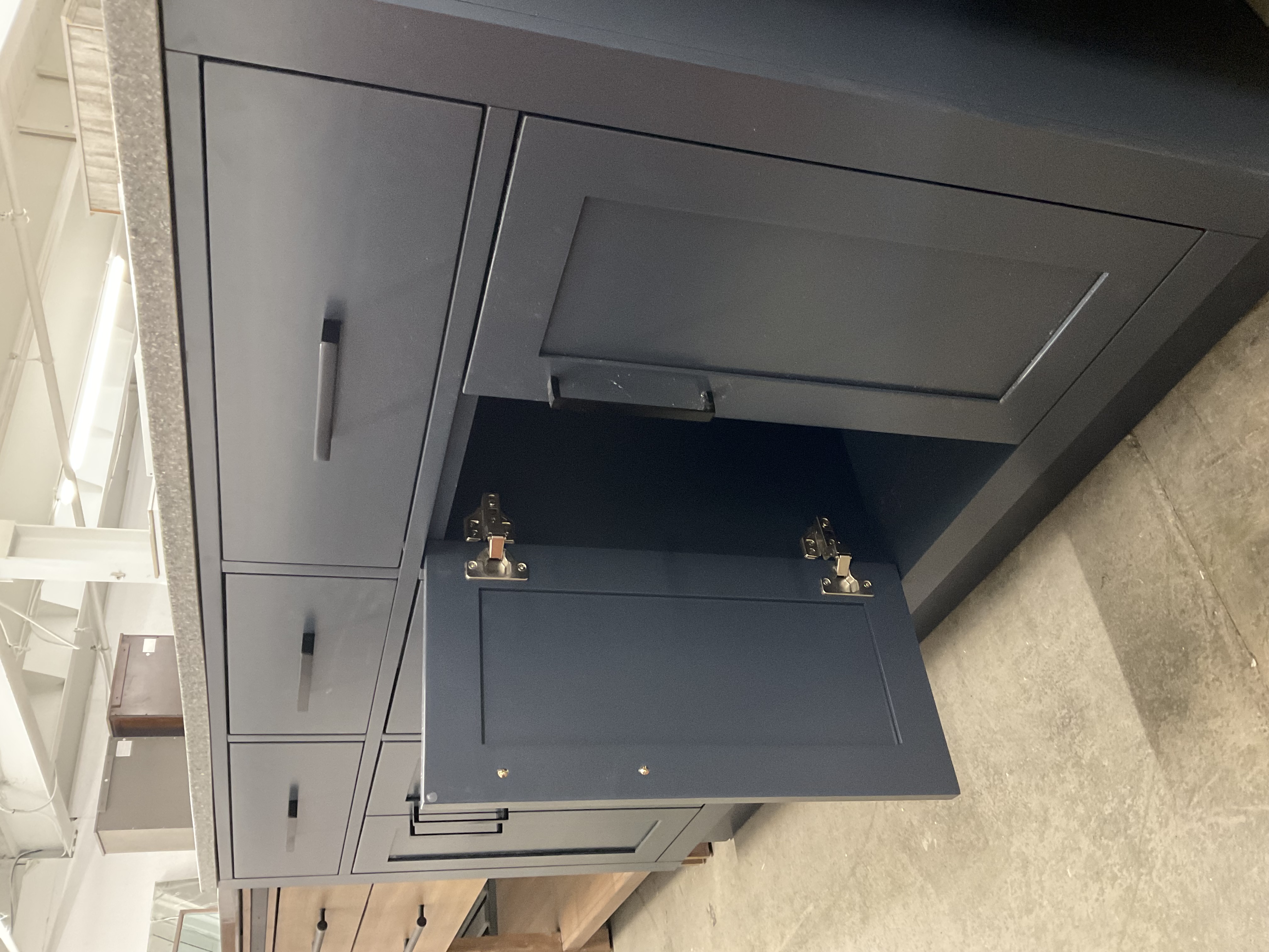 61"x 22" vanity with top 202509171