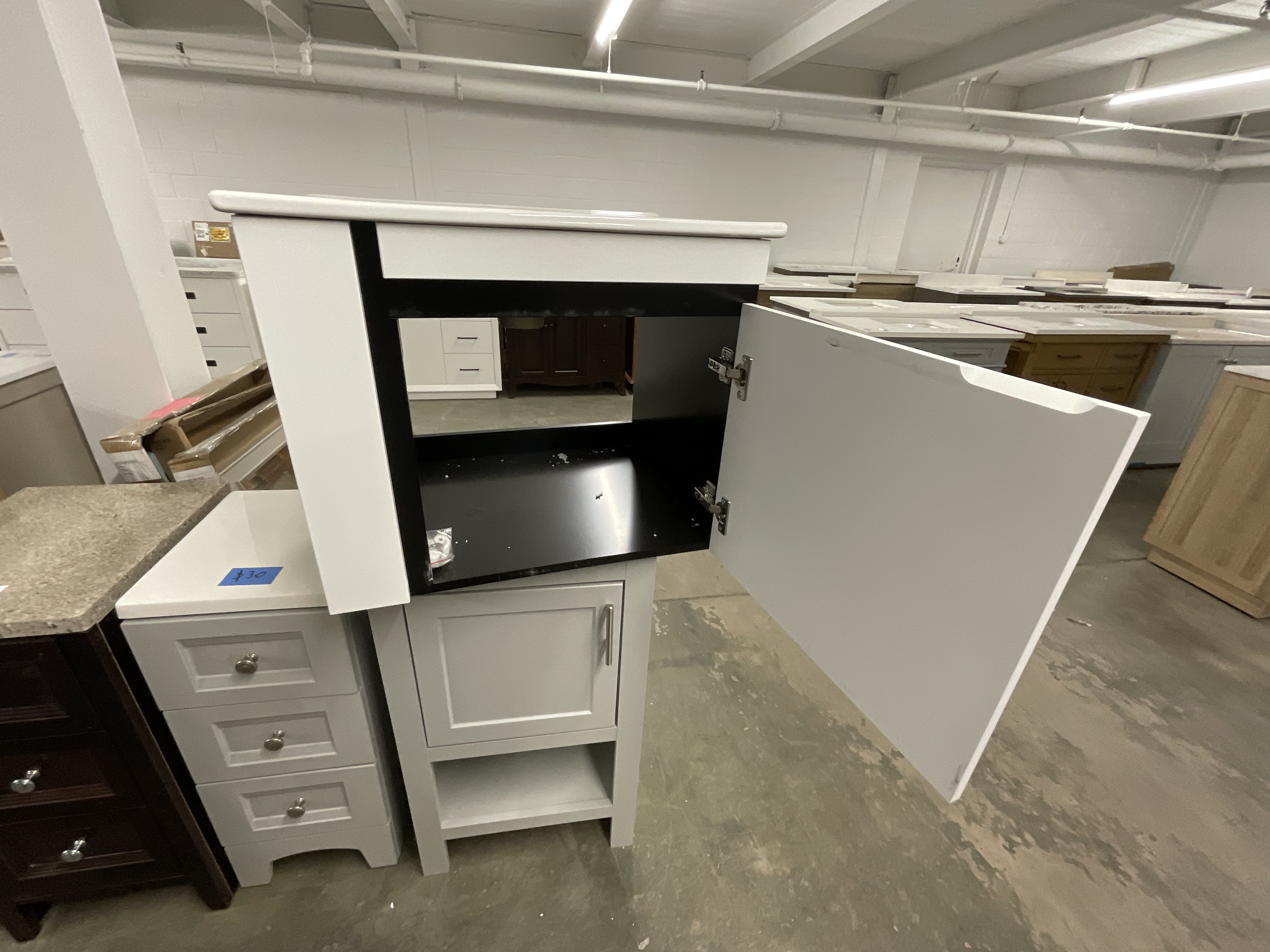 Vanity with top 24.5x18.5