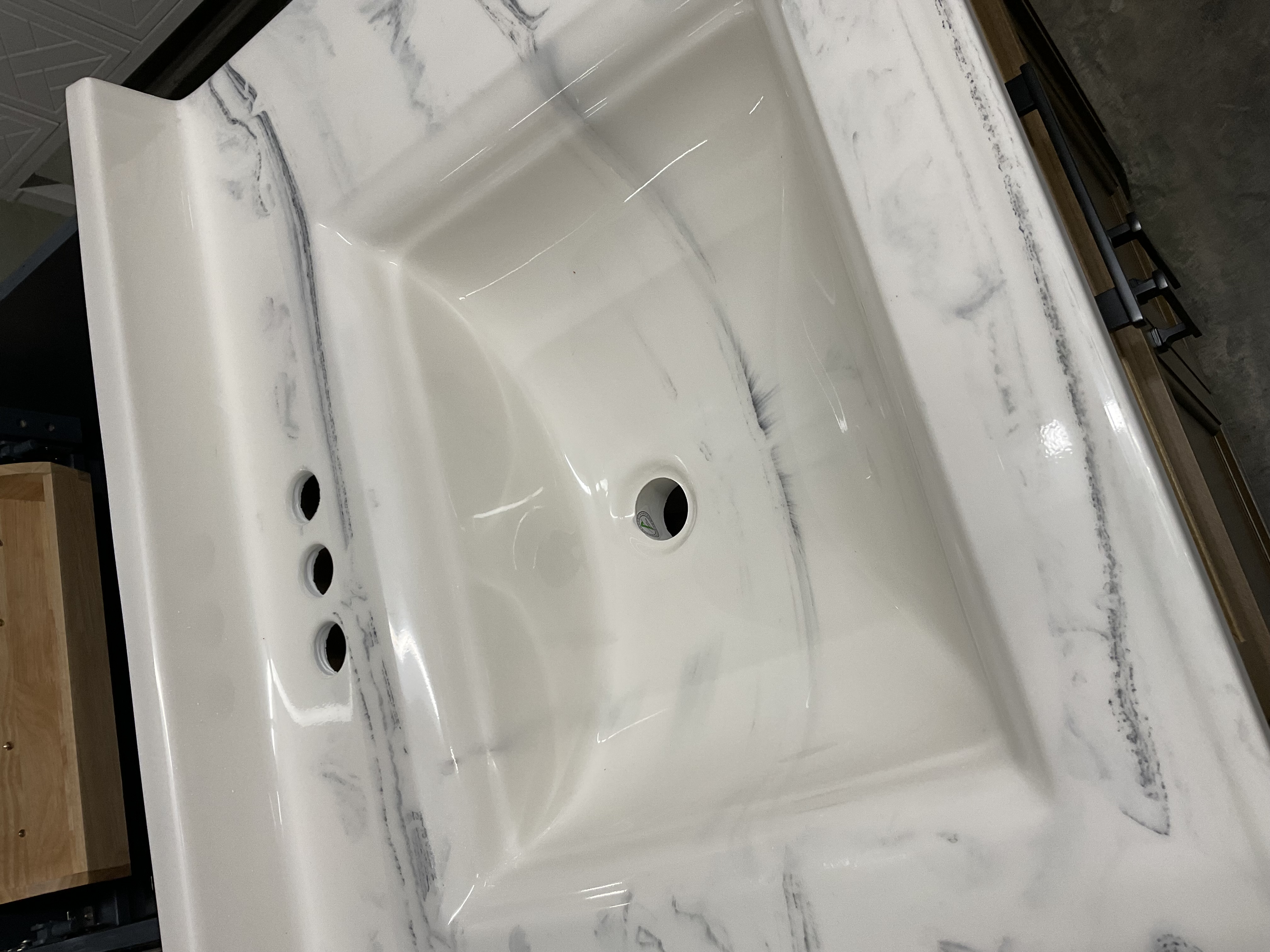 61"x 22" vanity with top 202509091