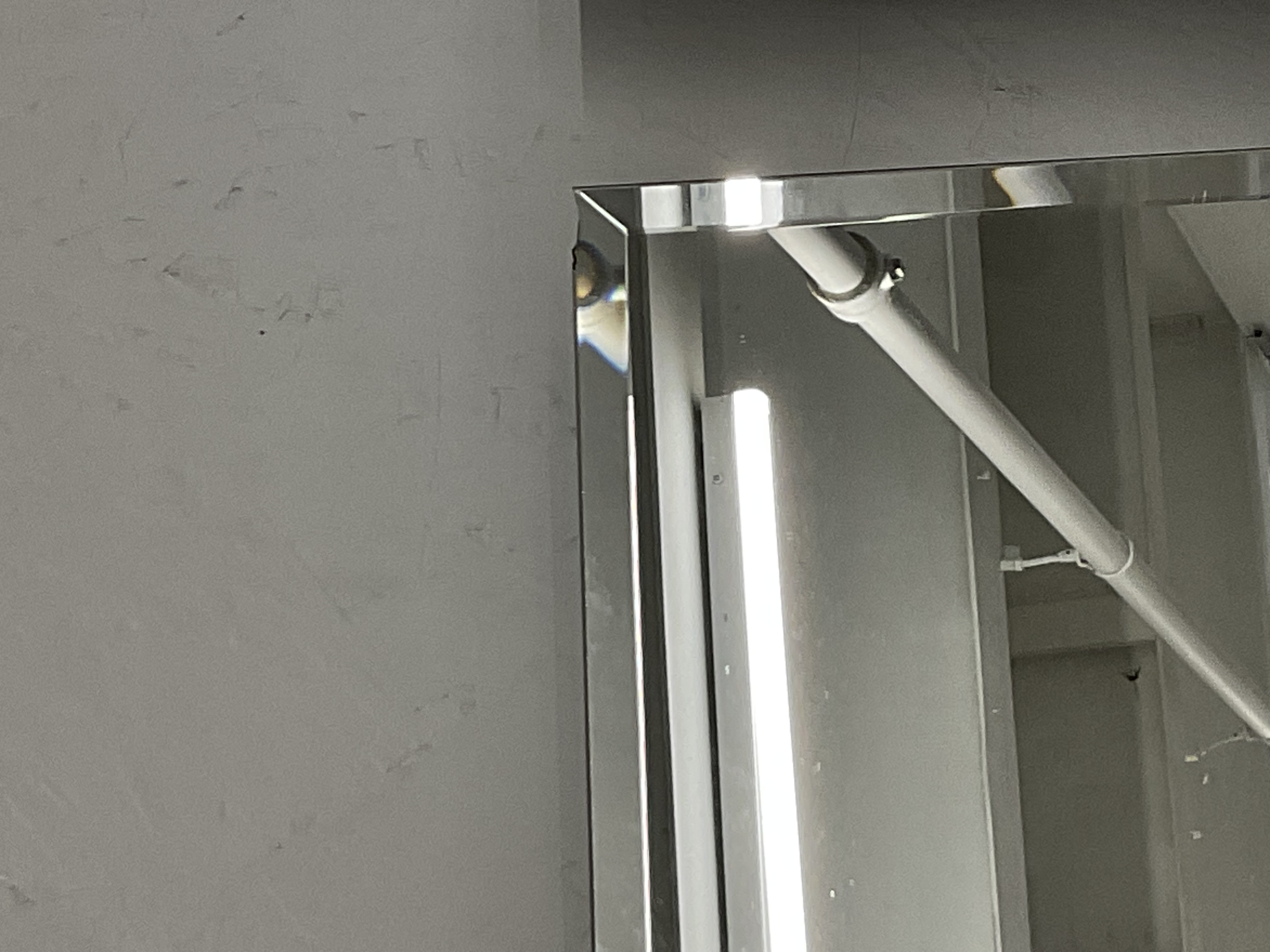 Mirror 202509108