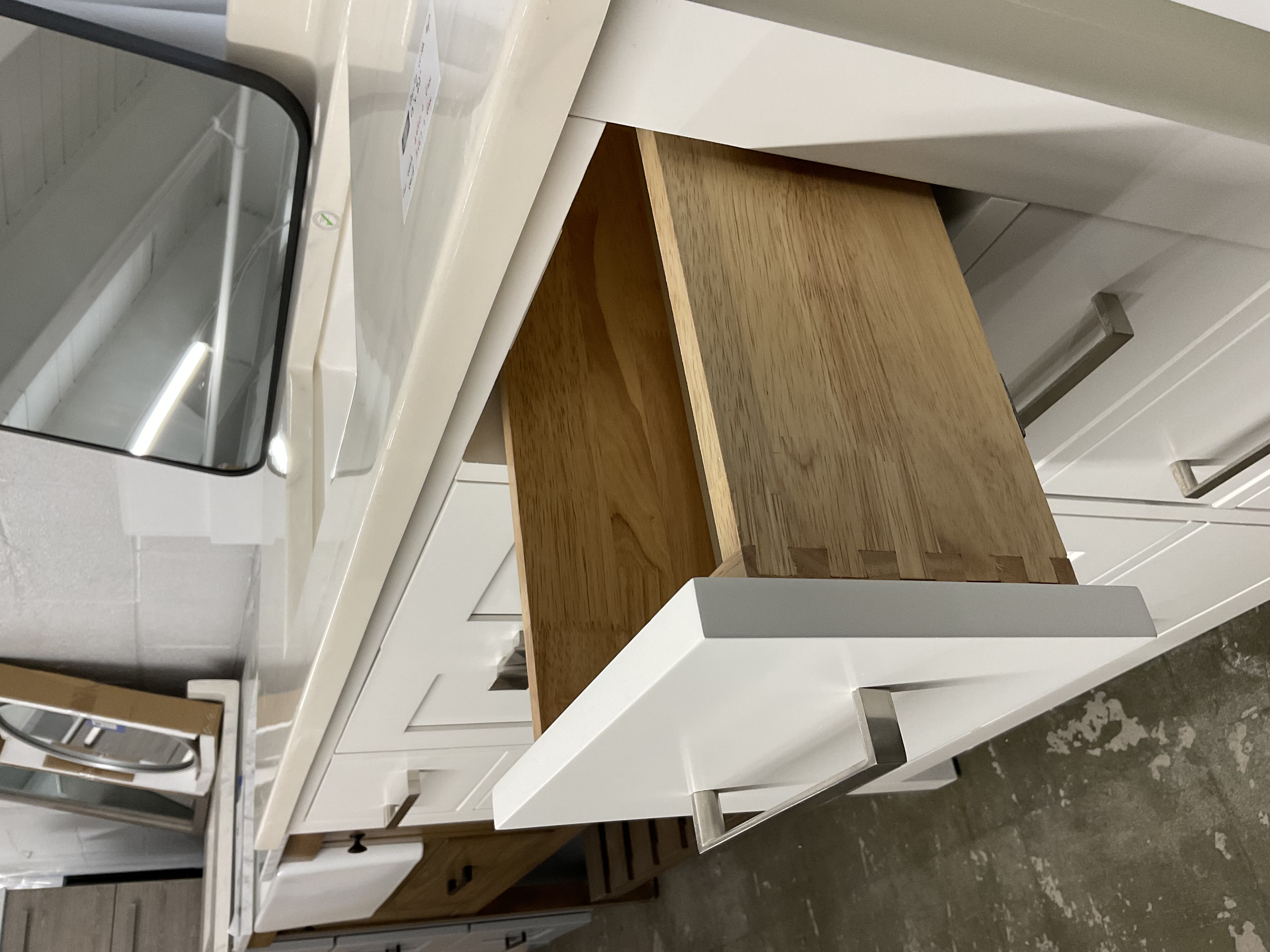 43"x 22" vanity with top 202509082