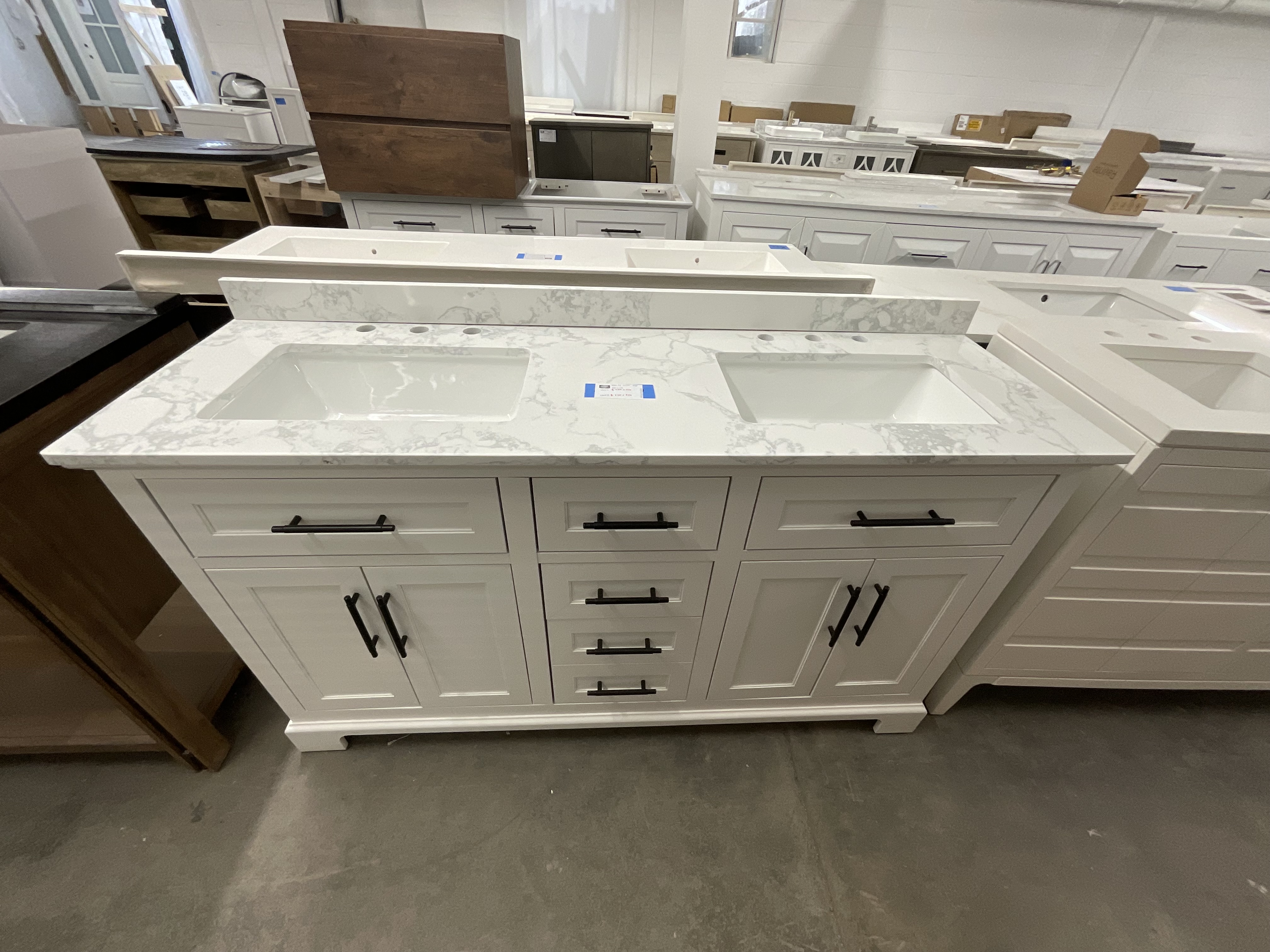 Vanity with top 60x19 2026071205