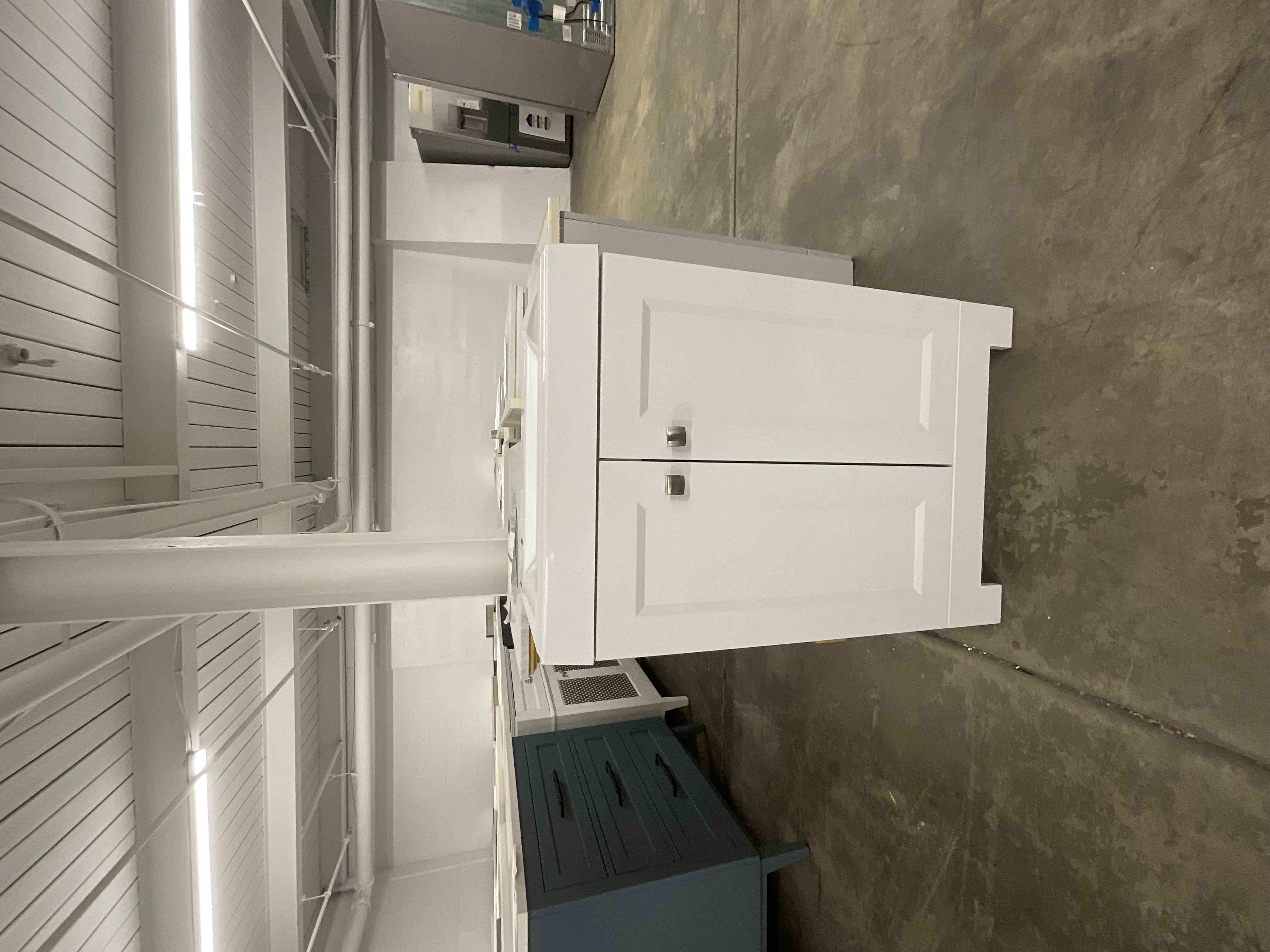 24"x 16" vanity with top 2025091713