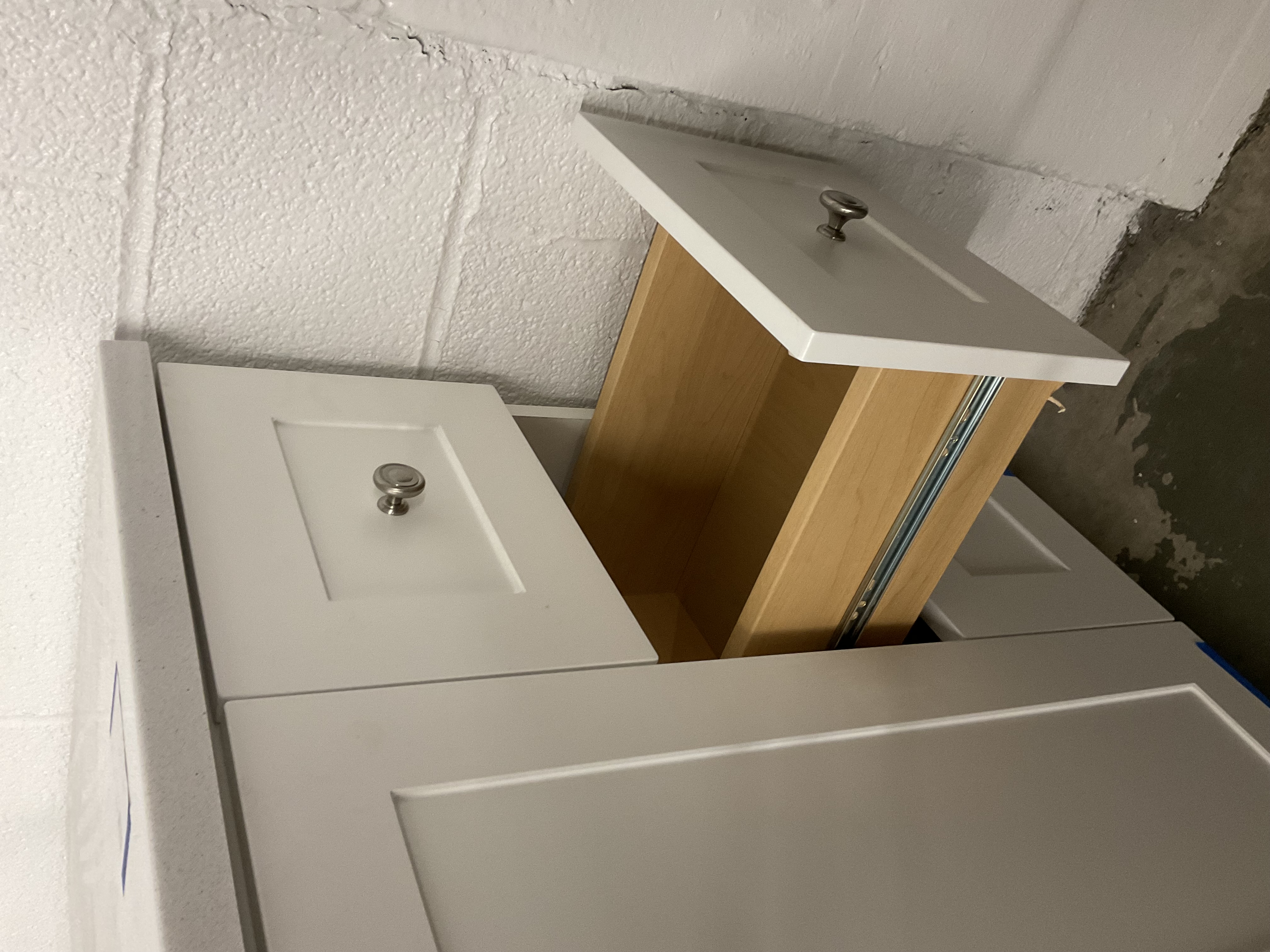 36"x 19" vanity with top 202509179