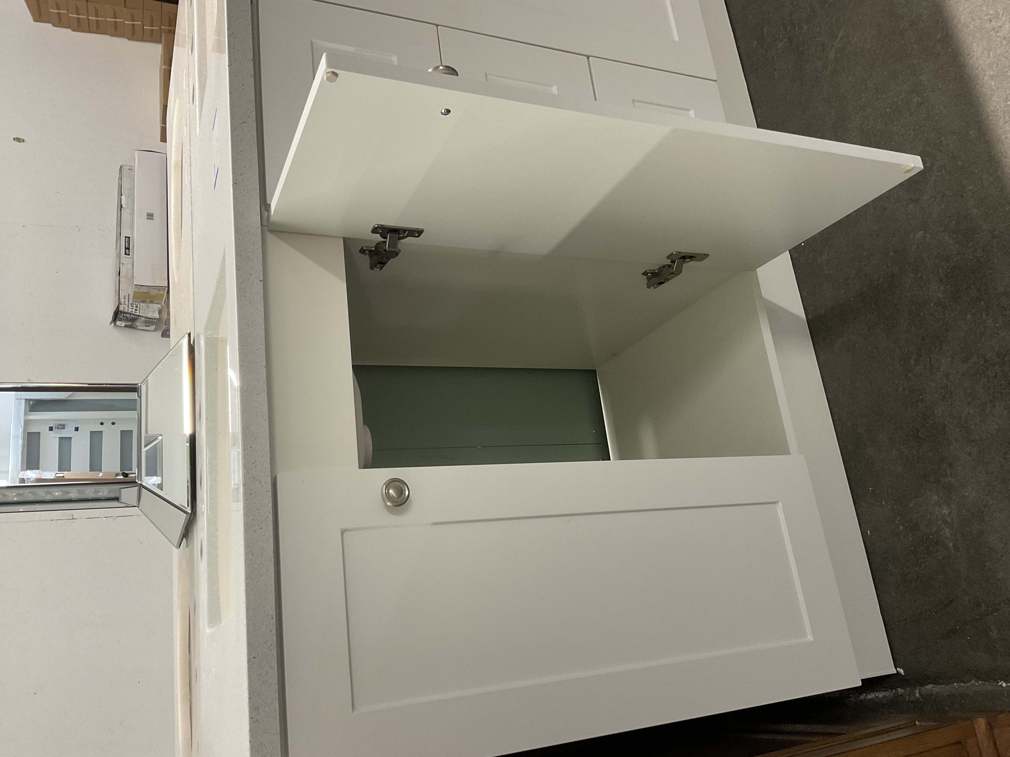 61"x 19" vanity with top 202509174