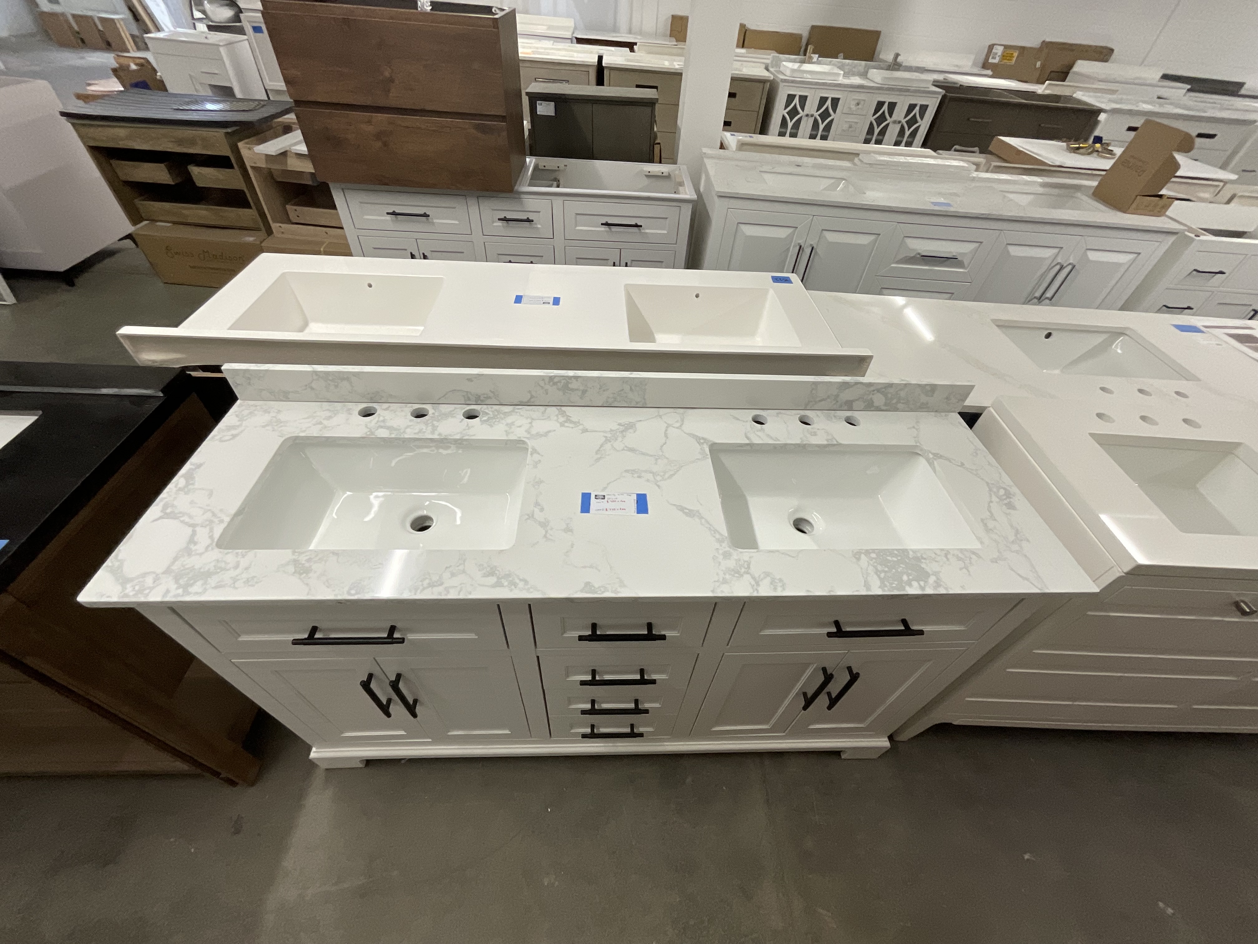 Vanity with top 60x19 2026071205