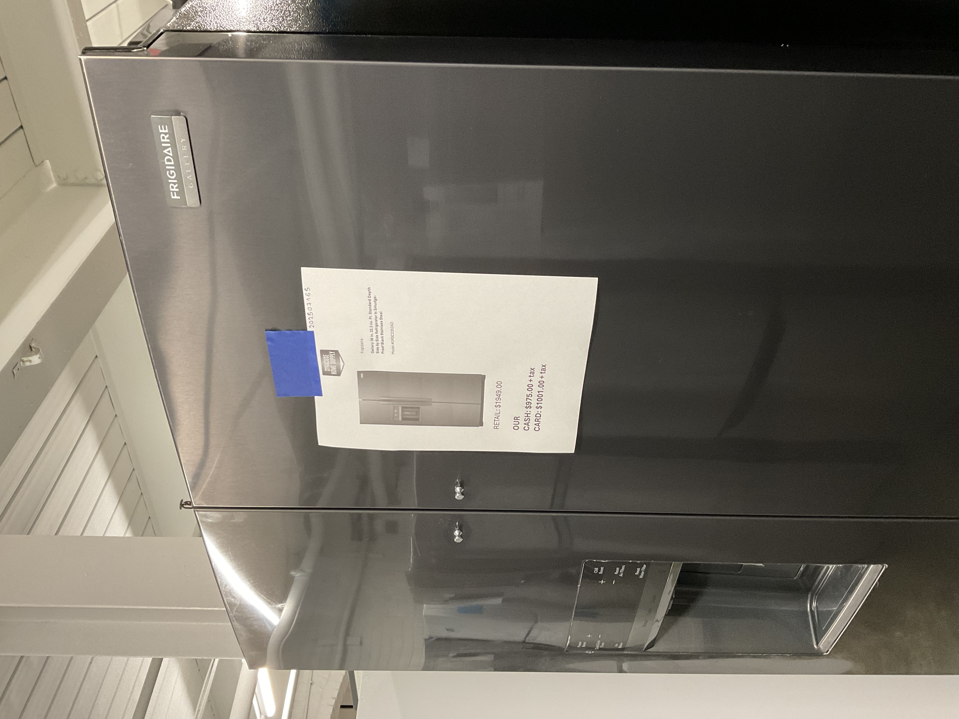 Frigidaire Galtery 36 In, 22,3 cu. Ft. Standard Depth Side by Side Refrigerator in Smudge-Proof Black Stainless Steel 202607165