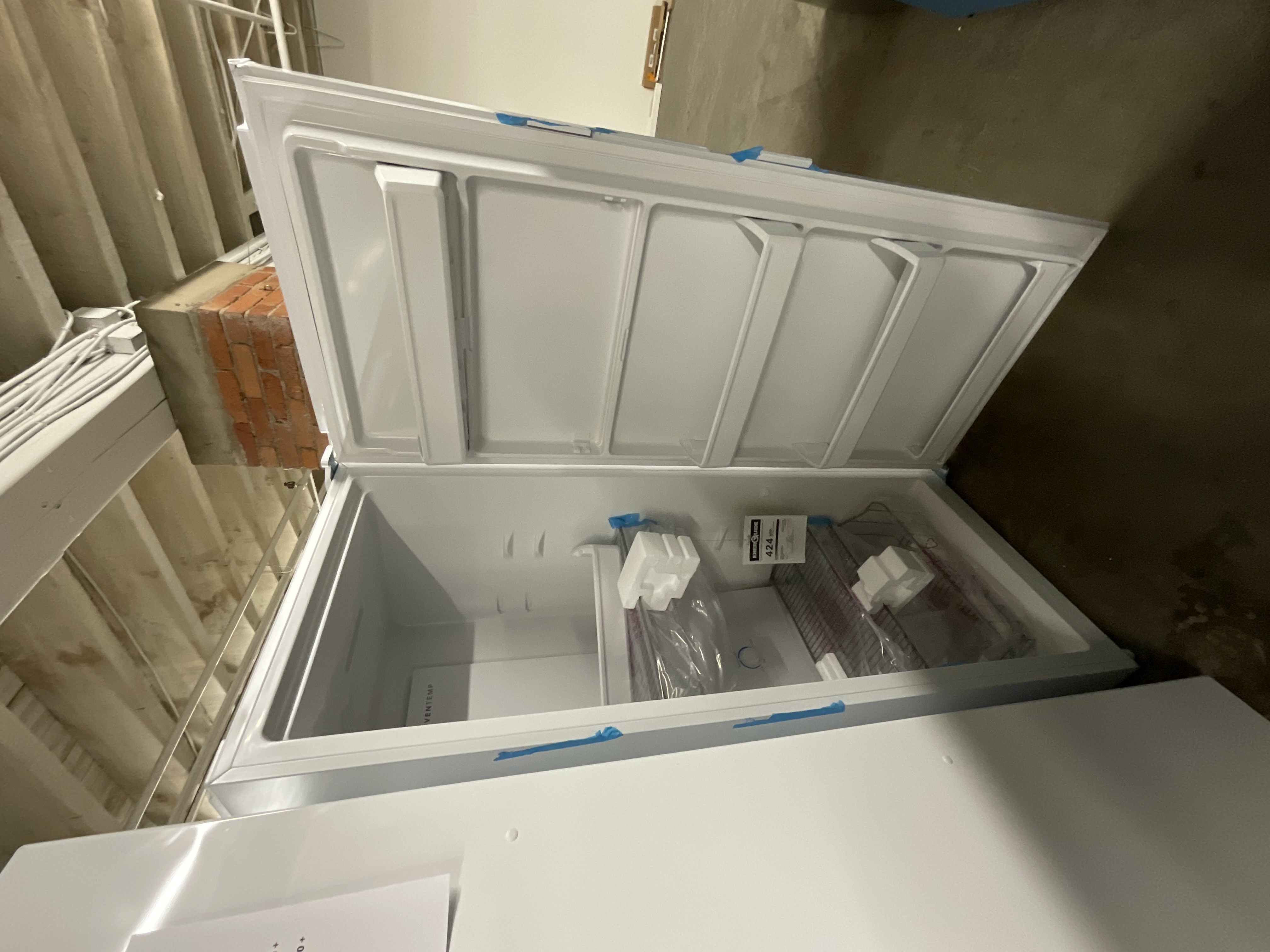 Frigidaire 13.0-cu ft Garage Ready Frost-free Upright Freezer ( White ) 202509264