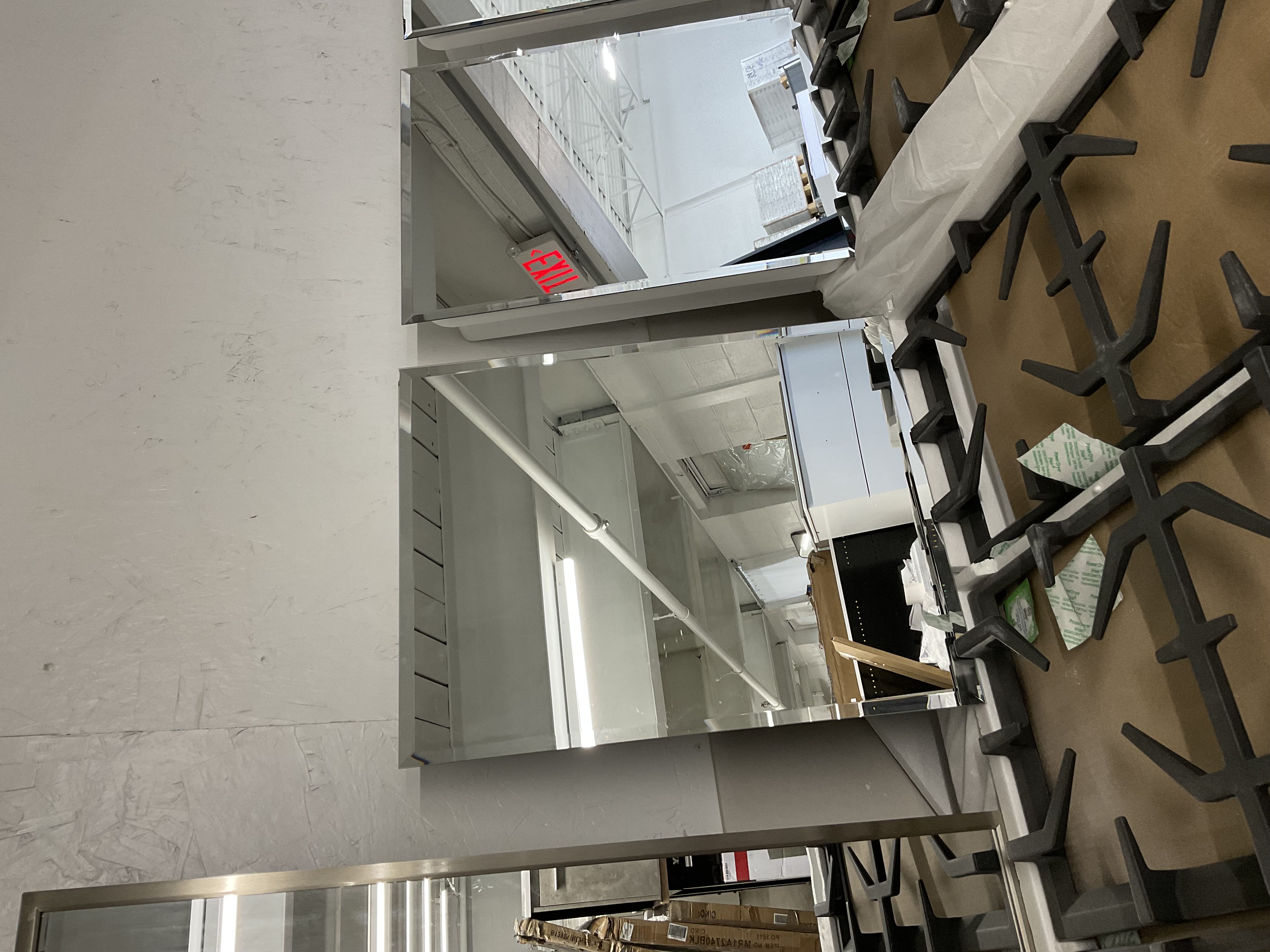 Mirror 202509108