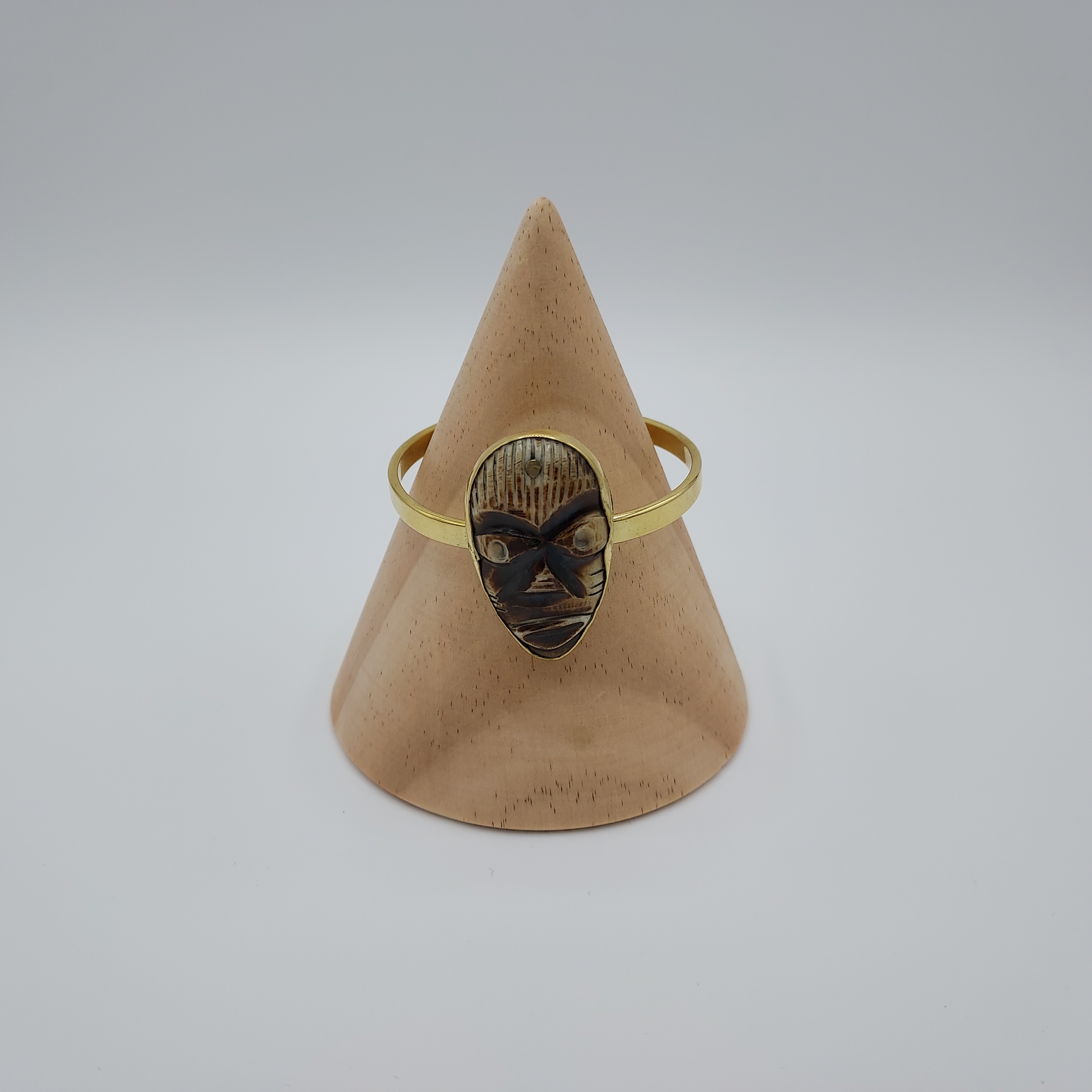 Bracelet en laiton avec masque