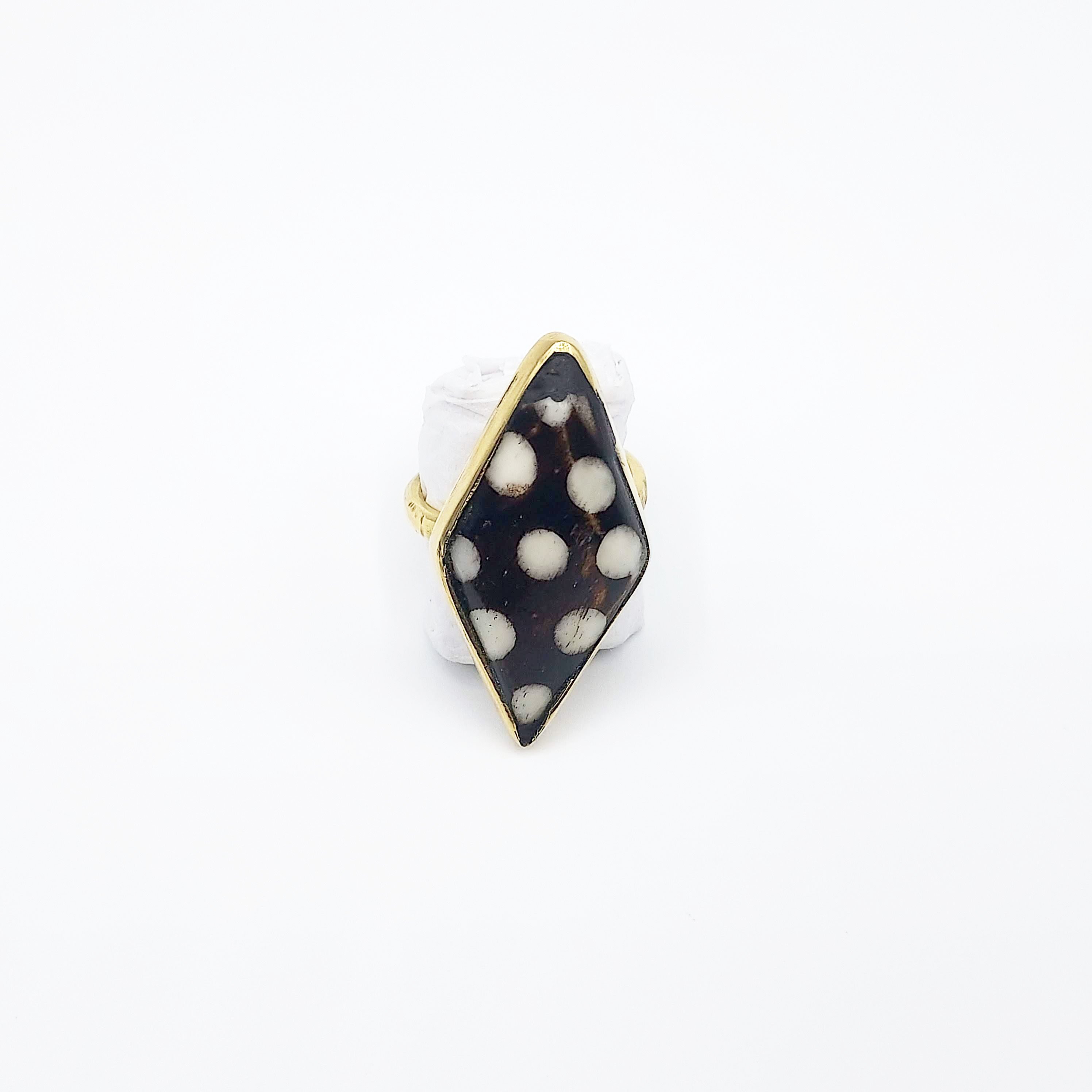 Bague rhombe en laiton avec motif à pois