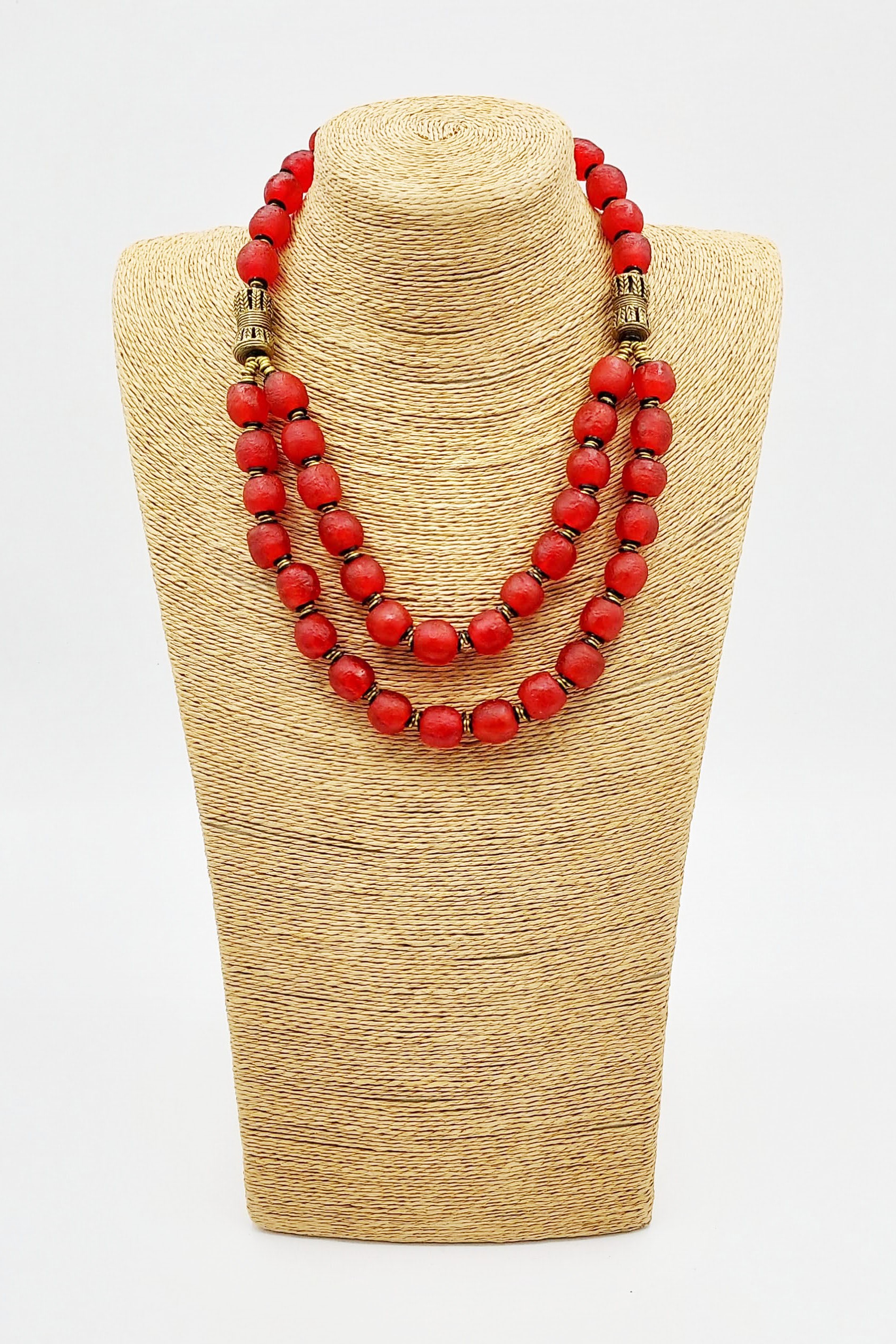 Collier à perles rouges
