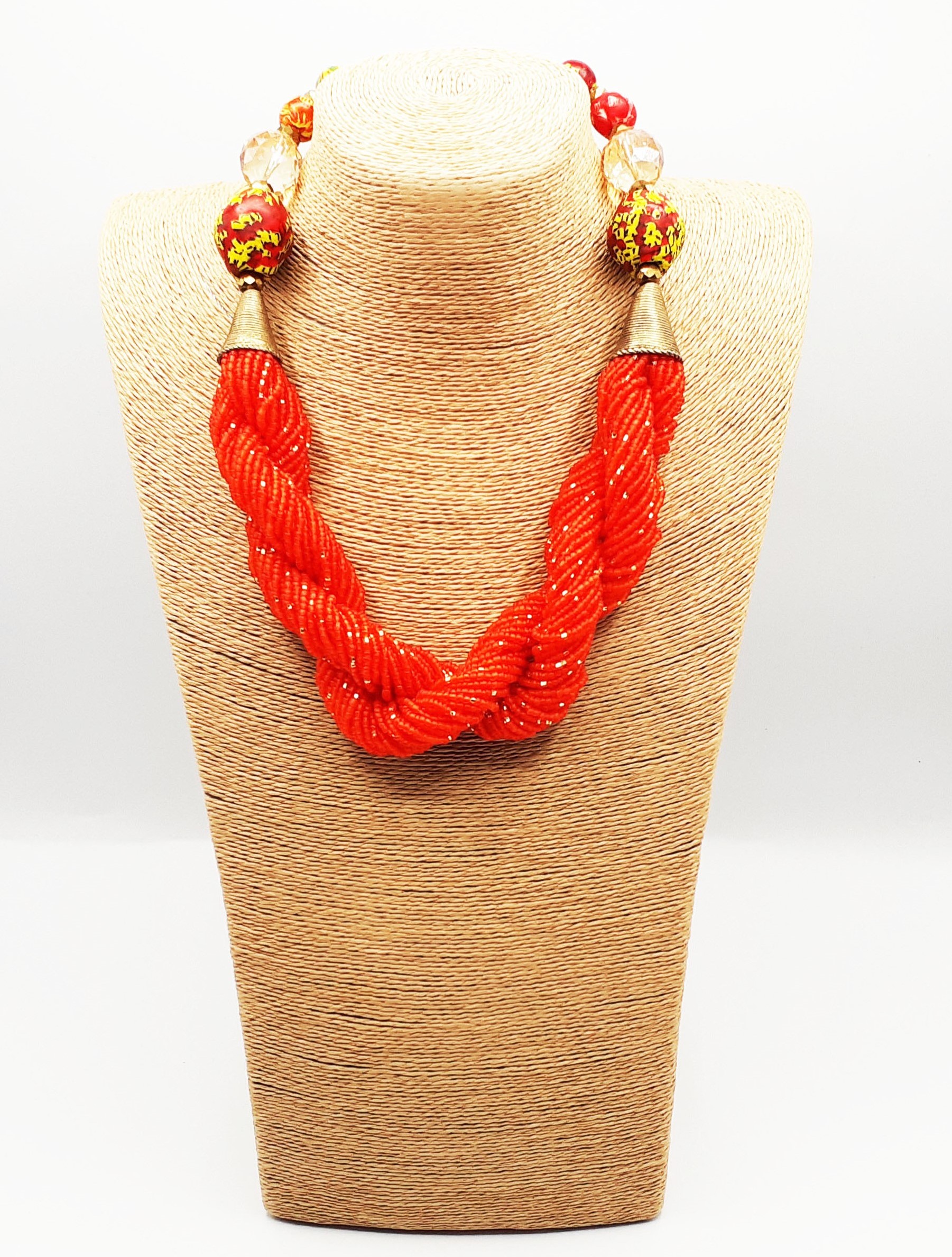 Collier Tressé Rouge avec perles décoratives