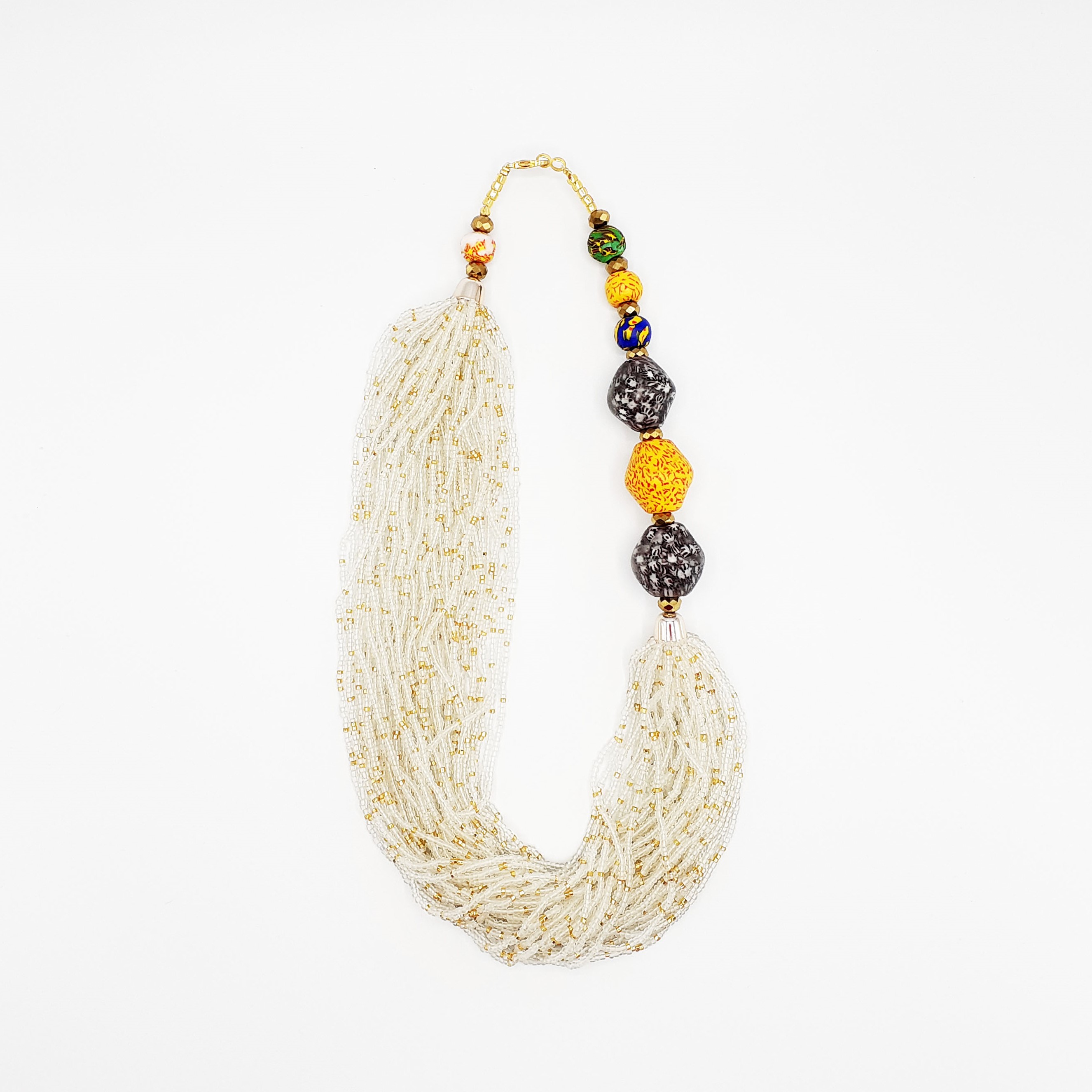 Collier artisanal en perles blanc