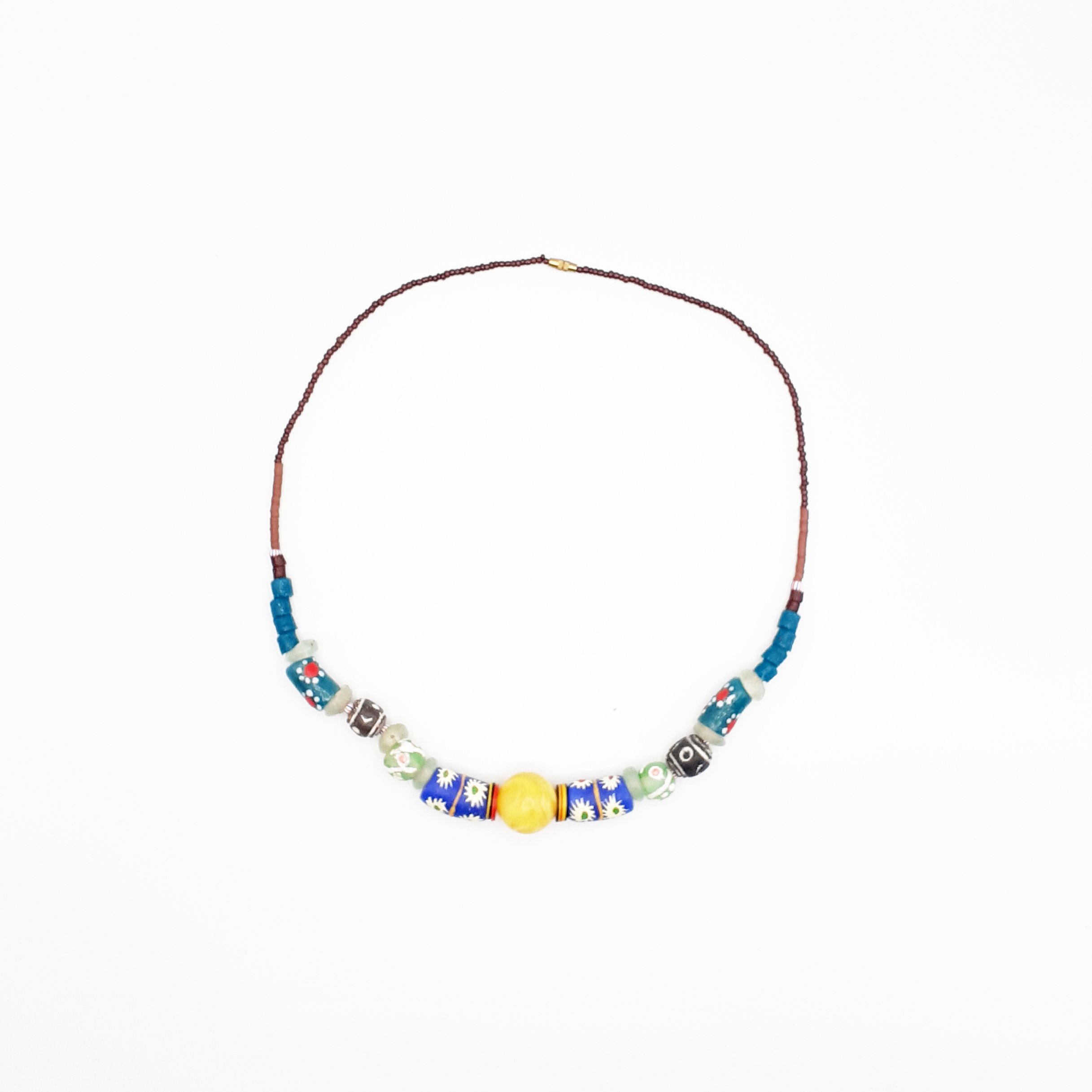 Collier artisanal en perles bleu