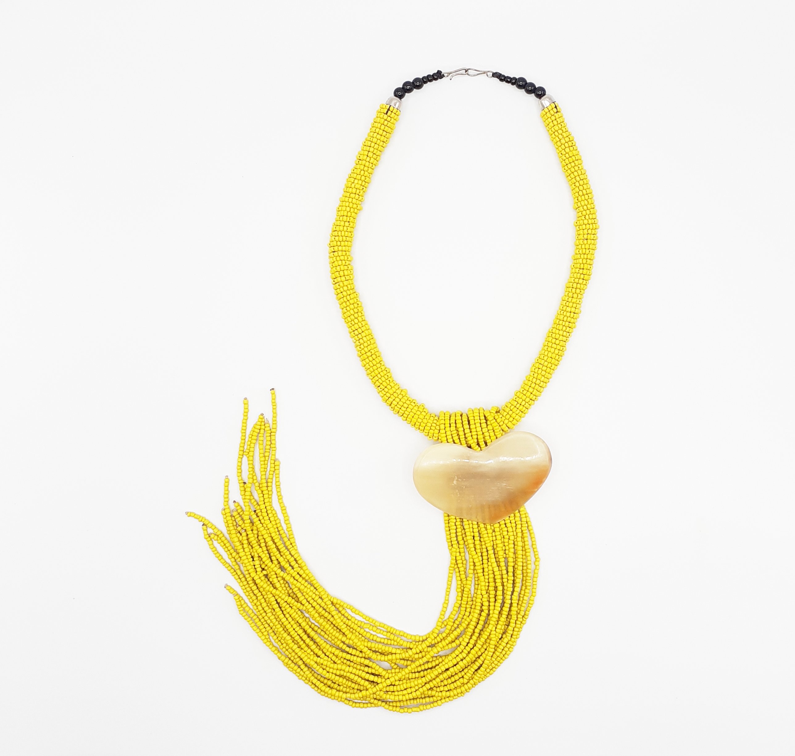 Collier artisanal en perles jaune